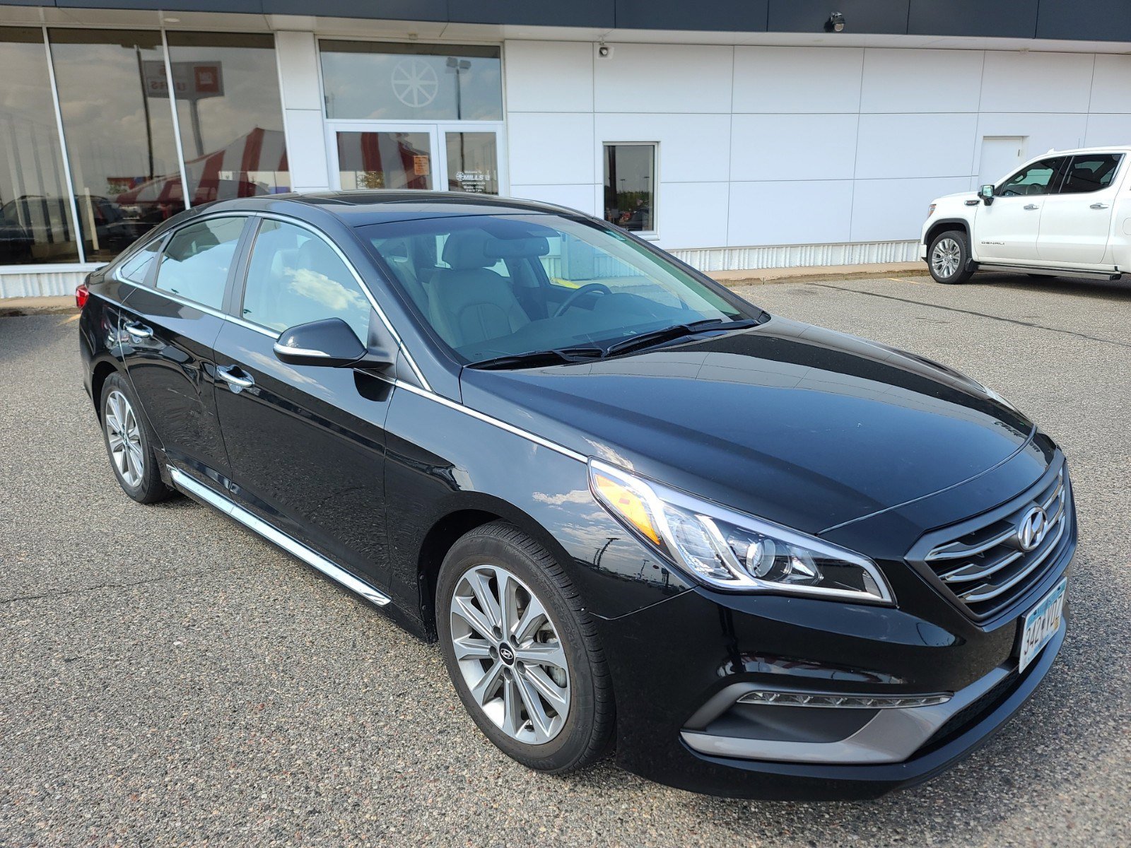 Used 2017 Hyundai Sonata Limited with VIN 5NPE34AF4HH460669 for sale in Baxter, Minnesota