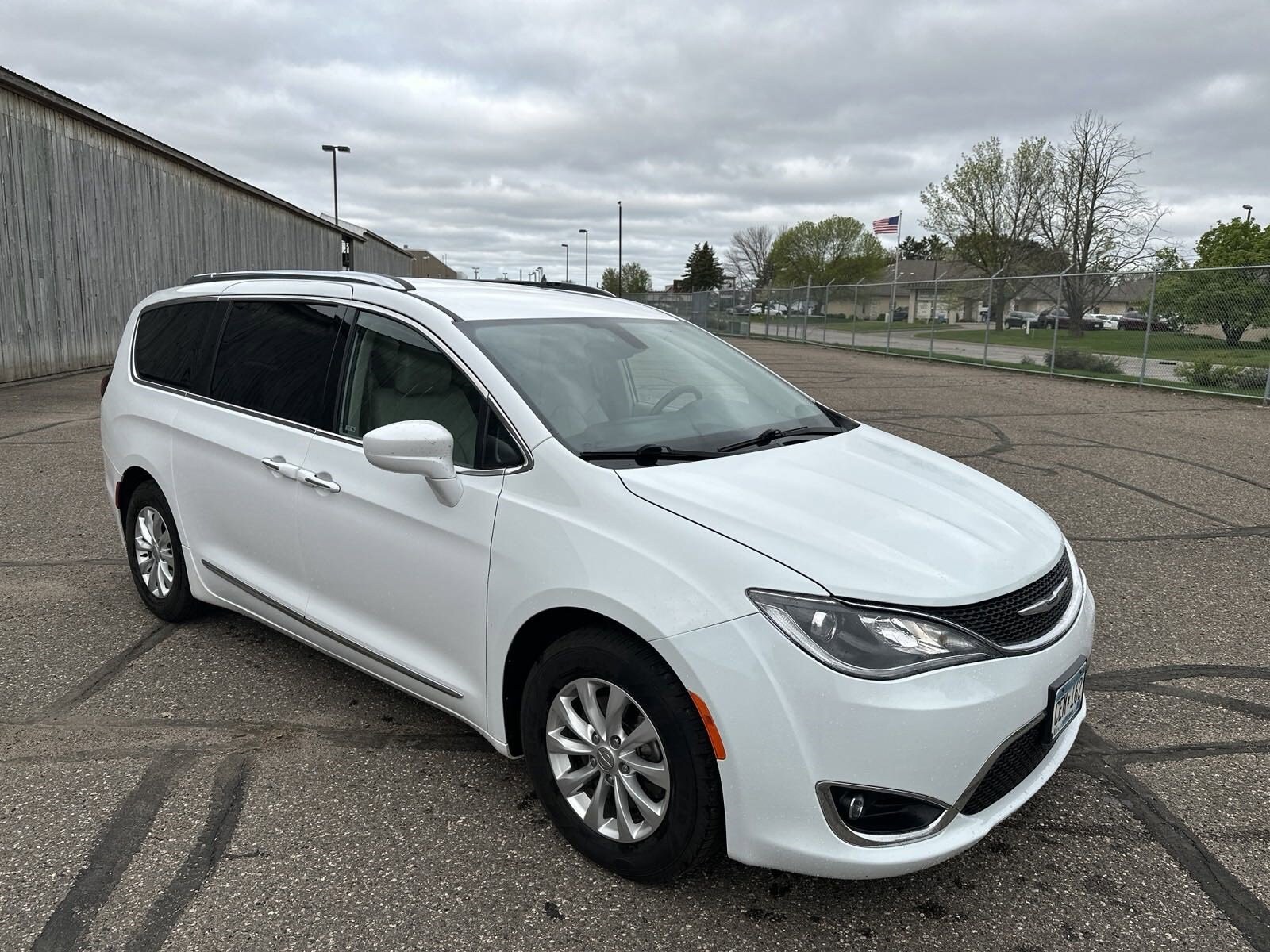Used 2018 Chrysler Pacifica Touring L with VIN 2C4RC1BG7JR178297 for sale in Baxter, Minnesota