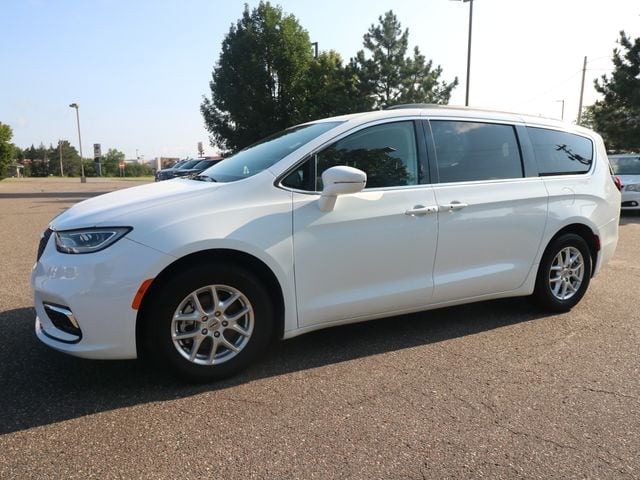 Used 2022 Chrysler Pacifica Touring L with VIN 2C4RC1BG0NR112079 for sale in Baxter, Minnesota