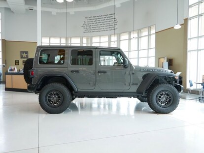 New 2023 Jeep Wrangler 4-DOOR HIGH TIDE 4X4 For Sale | Willmar MN | VIN:  1C4HJXDGXPW647142