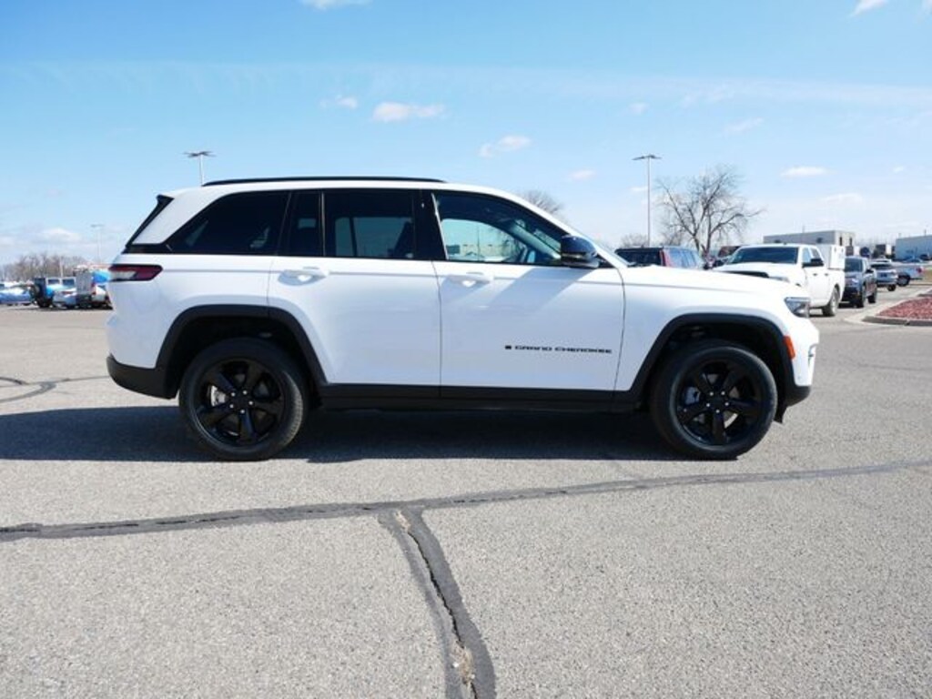 New 2024 Jeep Grand Cherokee LIMITED 4X4 For Sale Willmar MN VIN