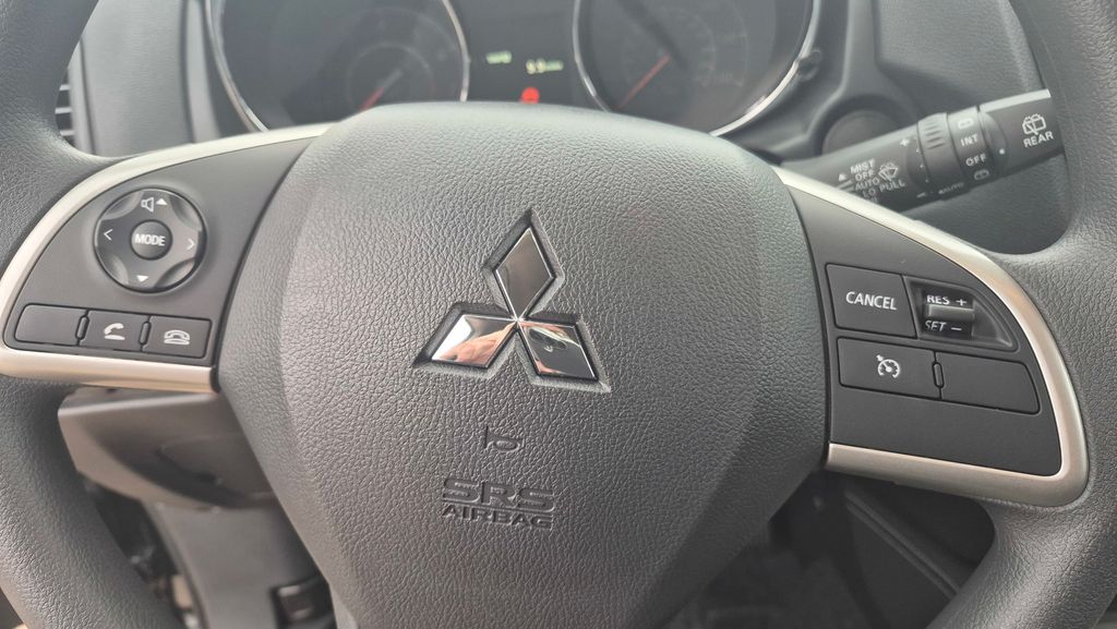 2025 Mitsubishi Outlander Sport ES - Photo 19