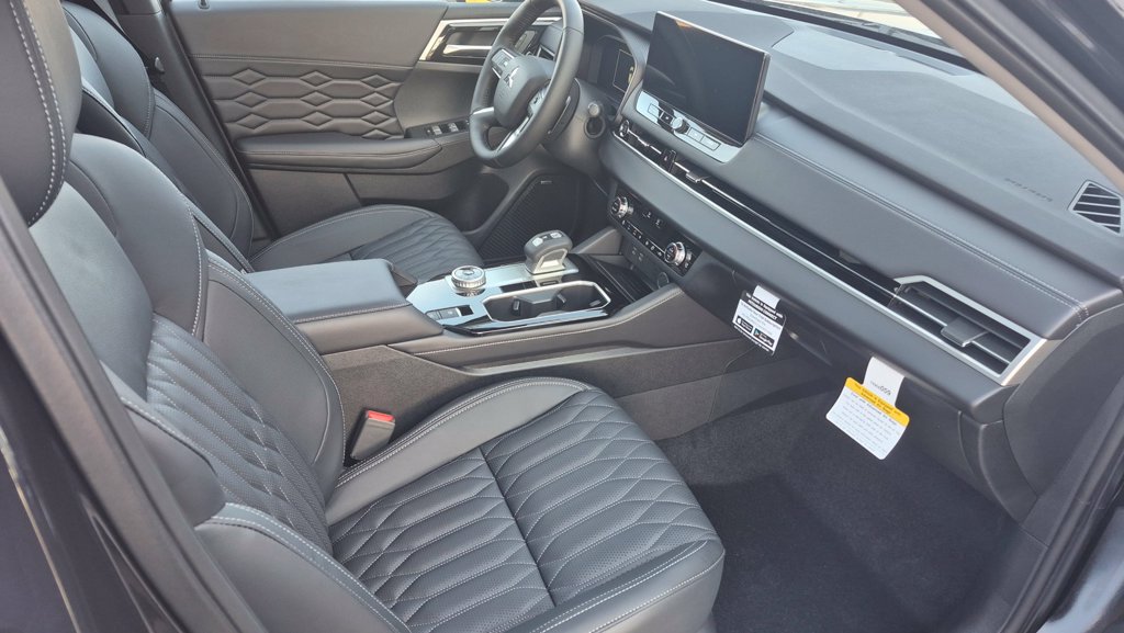 2026 Mitsubishi Outlander SEL - Photo 16