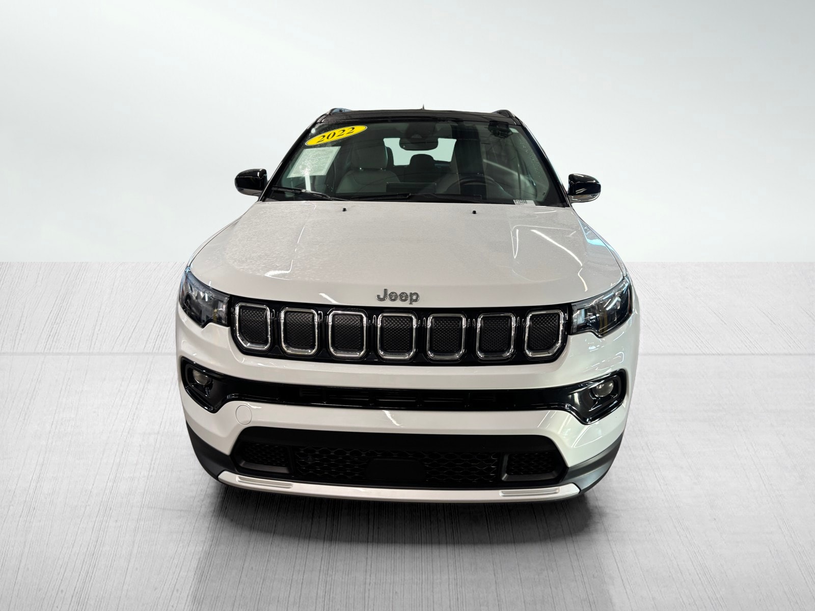 Used 2022 Jeep Compass Limited with VIN 3C4NJDCB2NT133988 for sale in Davenport, IA