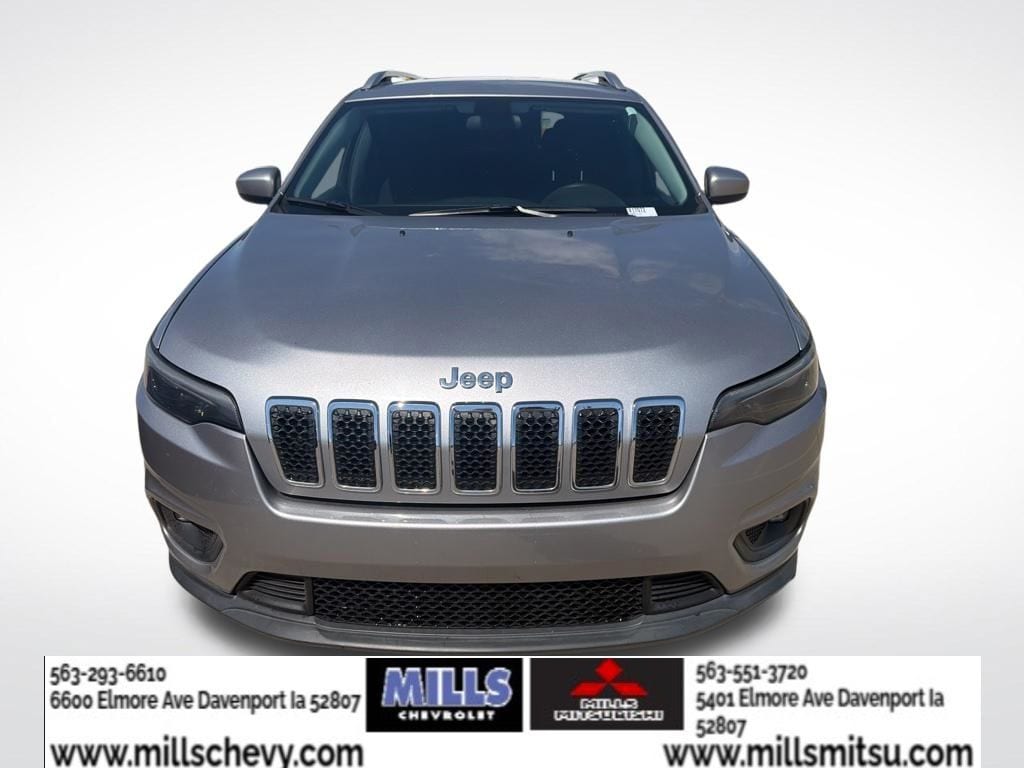Used 2019 Jeep Cherokee Latitude with VIN 1C4PJLCBXKD270228 for sale in Davenport, IA