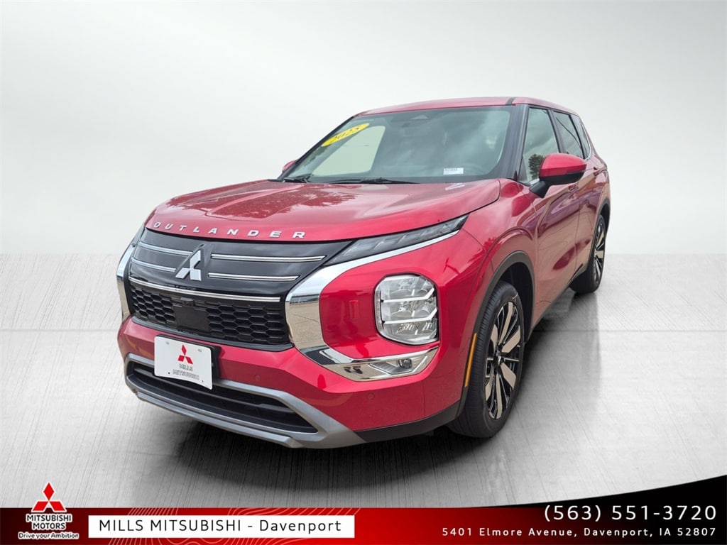 2025 Mitsubishi Outlander SE's photo
