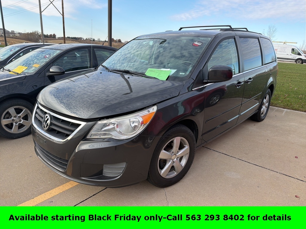 2011 Volkswagen Routan SE