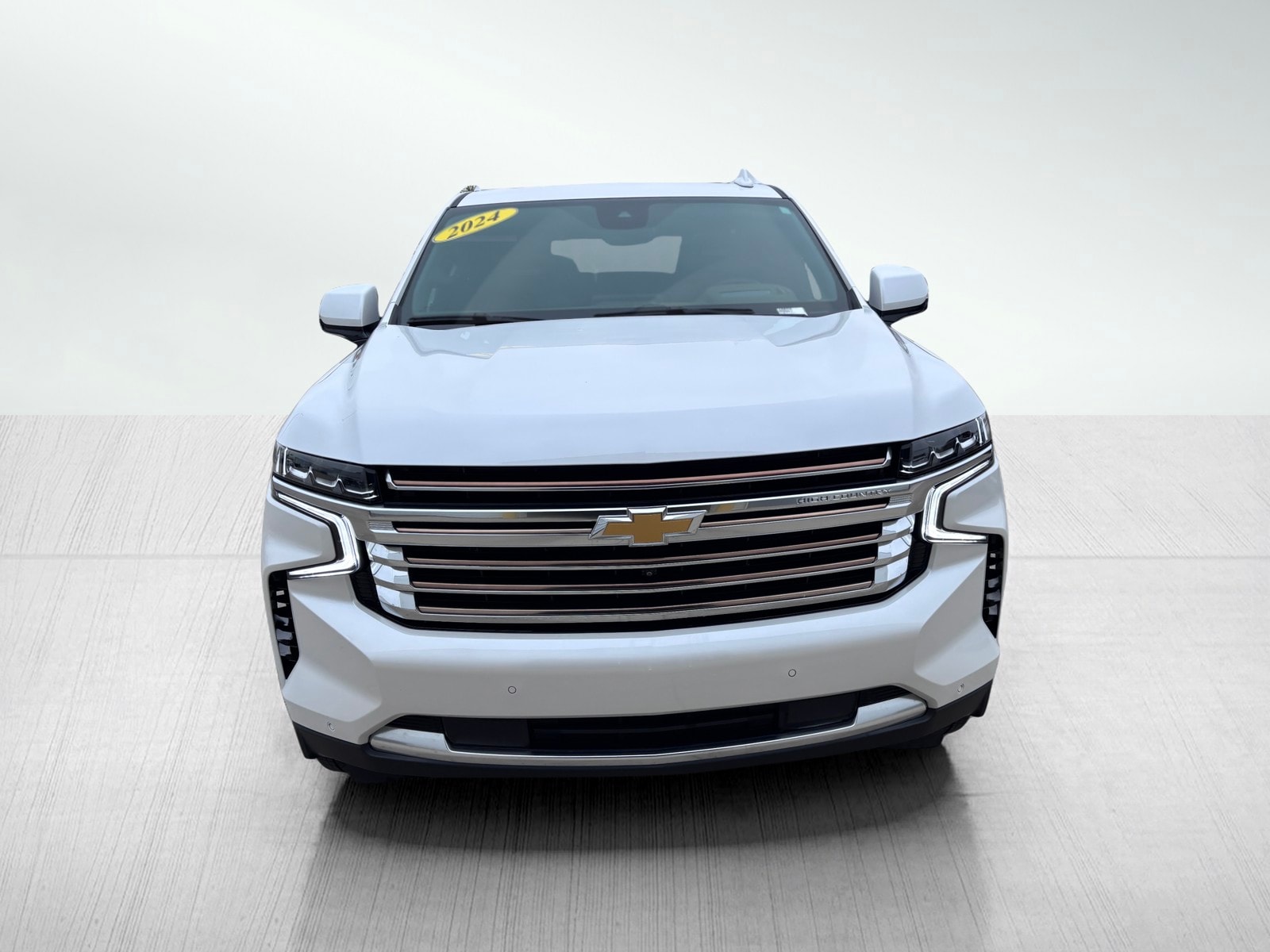 Used 2024 Chevrolet Tahoe High Country with VIN 1GNSKTKLXRR156283 for sale in Davenport, IA