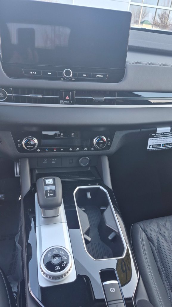 2026 Mitsubishi Outlander SEL - Photo 17