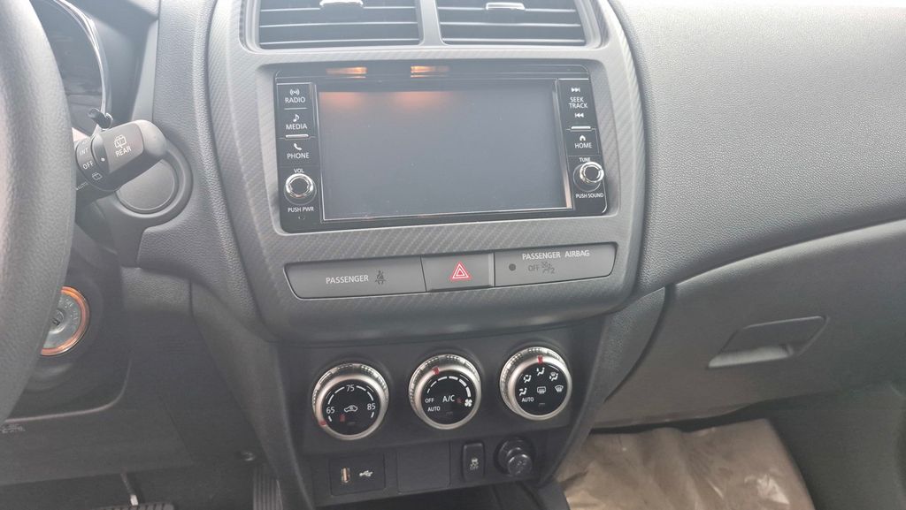2025 Mitsubishi Outlander Sport ES - Photo 18