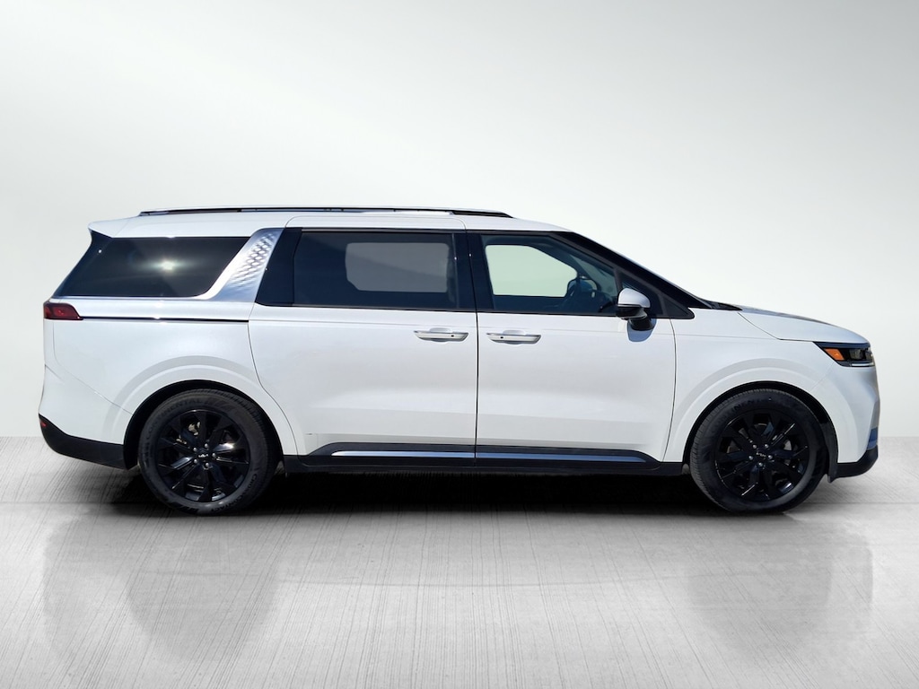 Used 2024 Kia Carnival SX Prestige MPV