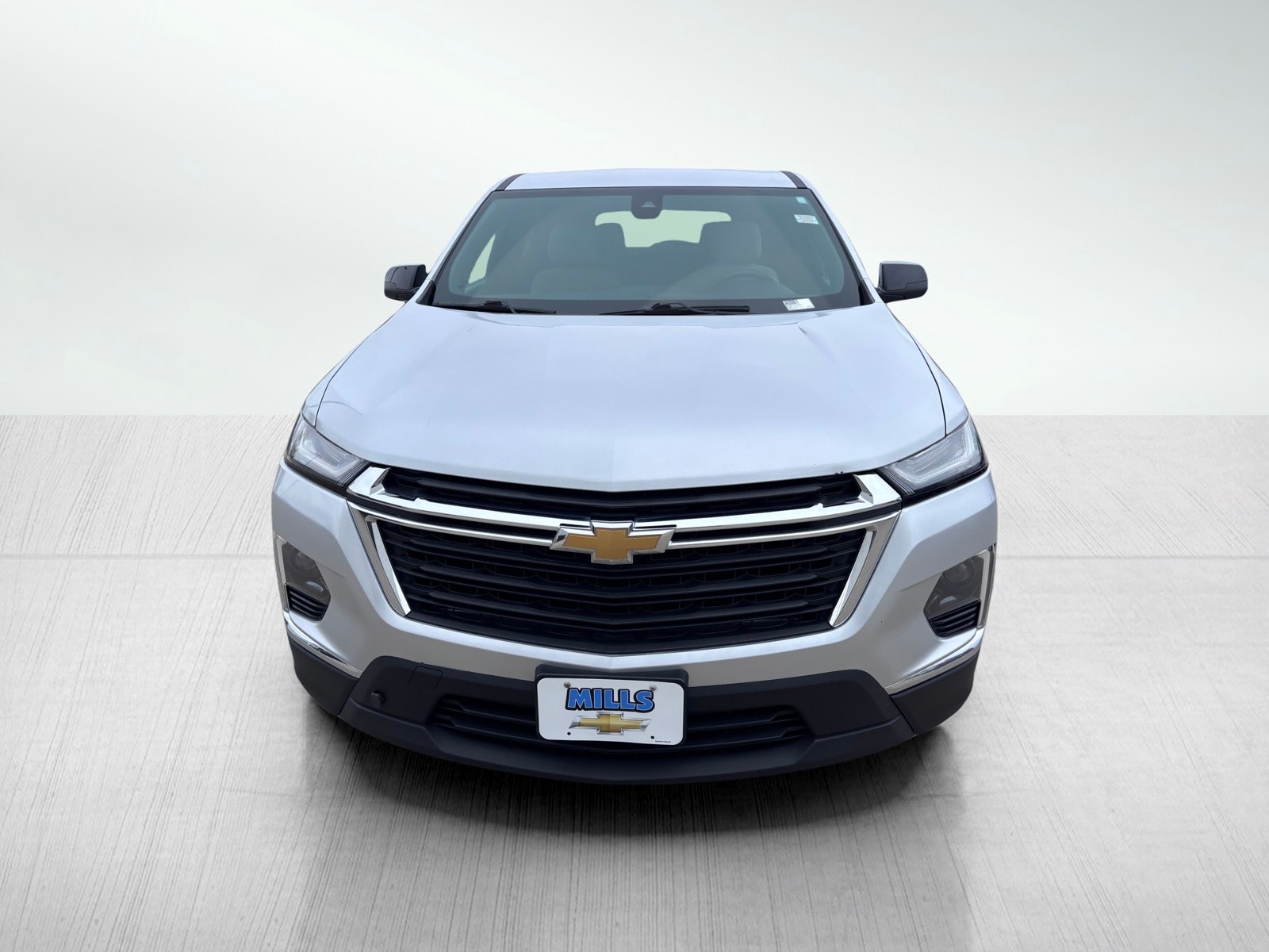 Used 2022 Chevrolet Traverse LS with VIN 1GNEVFKWXNJ102863 for sale in Davenport, IA