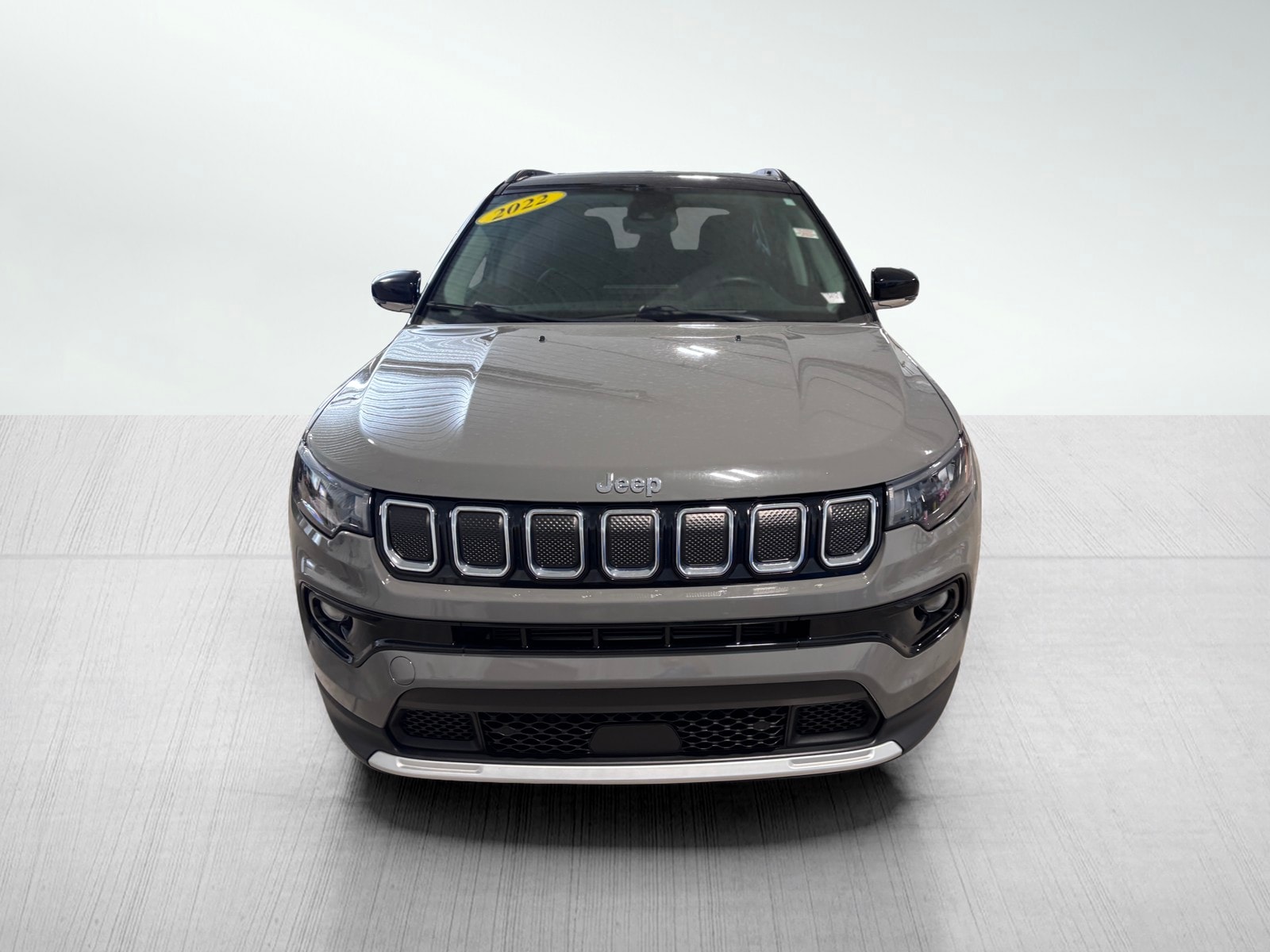 Used 2022 Jeep Compass Limited with VIN 3C4NJDCB8NT127533 for sale in Davenport, IA
