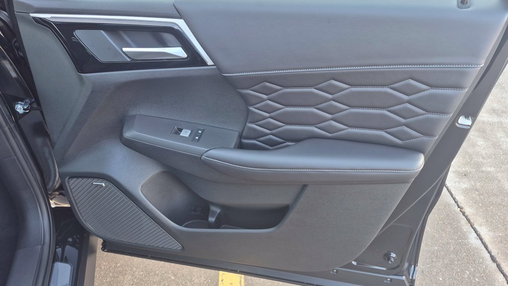 2026 Mitsubishi Outlander SEL - Photo 15