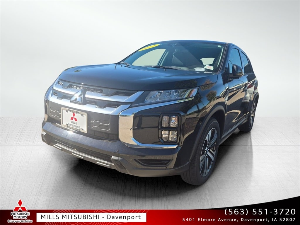 2025 Mitsubishi Outlander Sport SE's photo