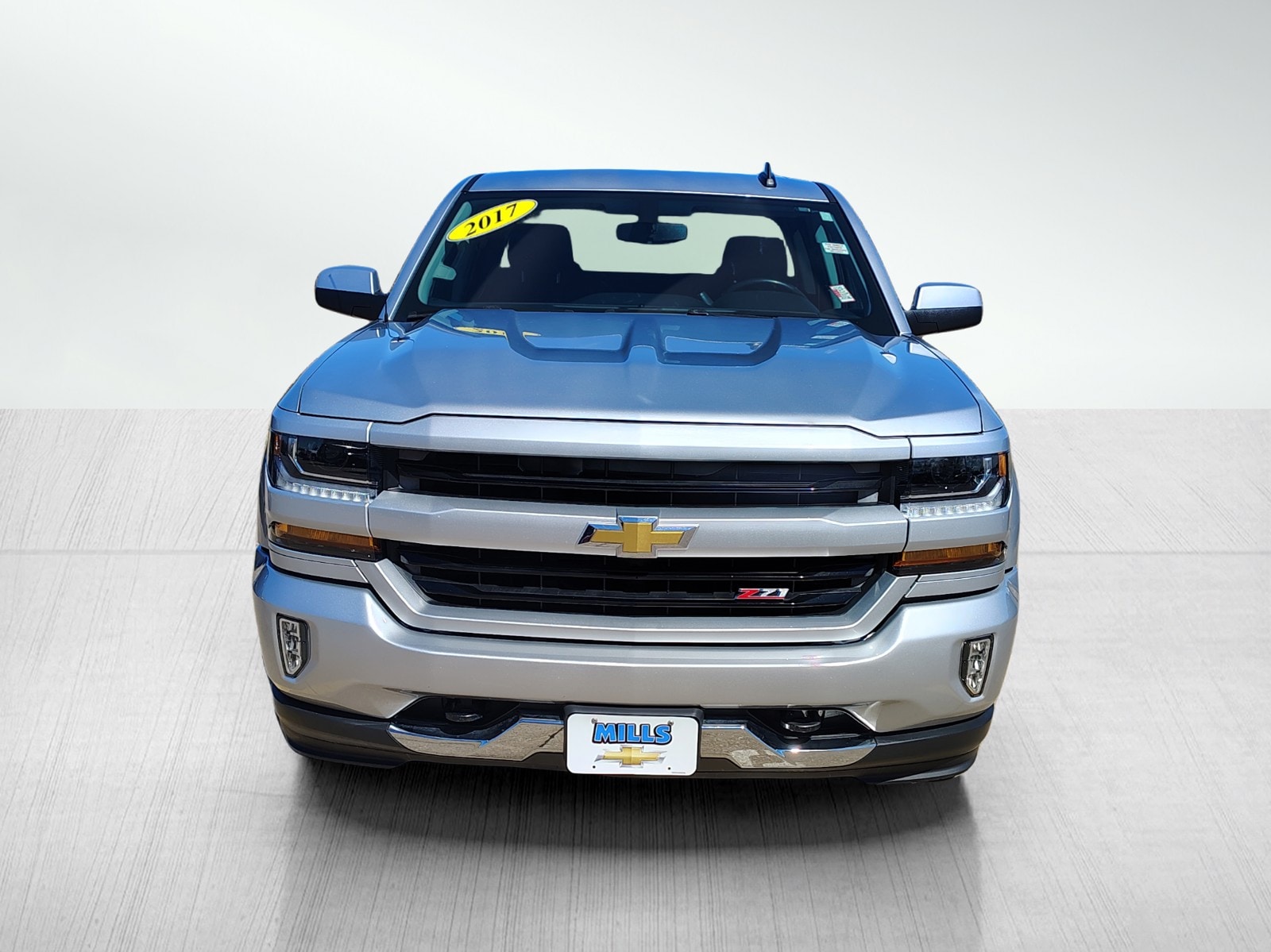 Used 2017 Chevrolet Silverado 1500 LT with VIN 3GCUKREC9HG161490 for sale in Davenport, IA
