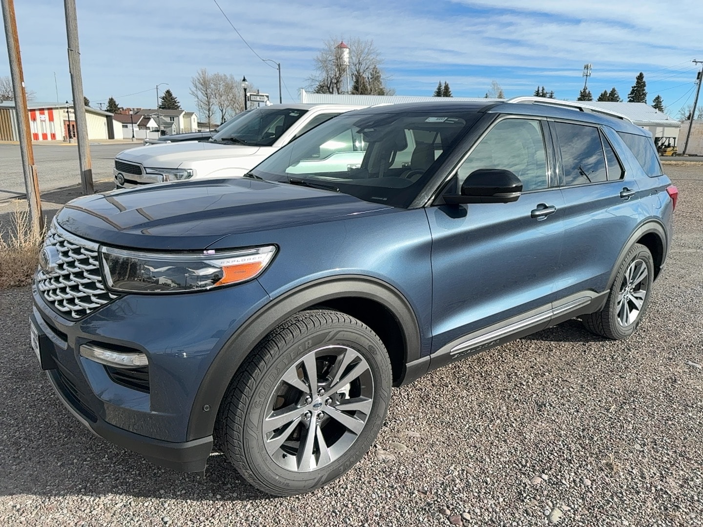 2020 Ford Explorer Platinum's photo