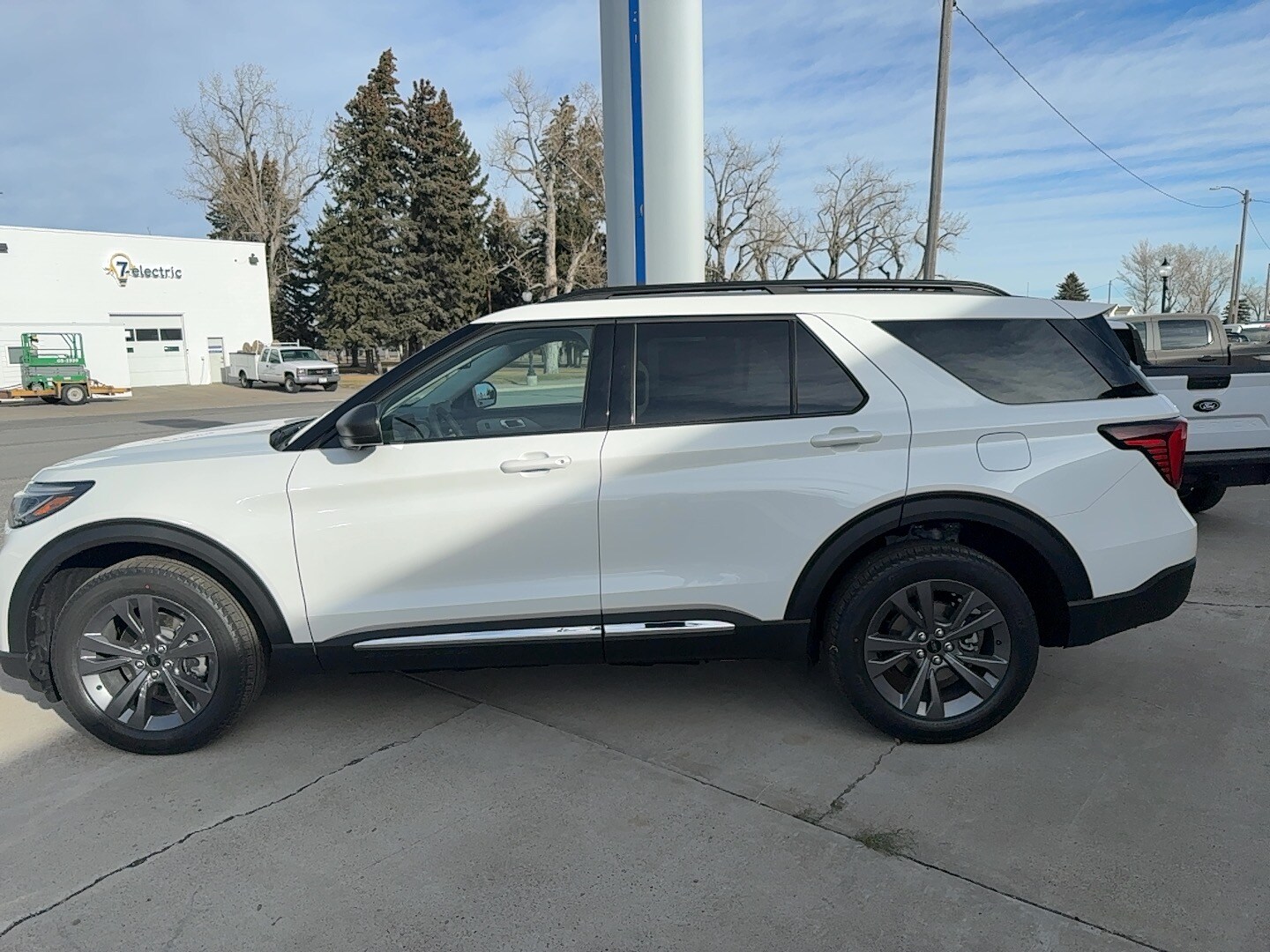 2025 Ford Explorer Active - Photo 5