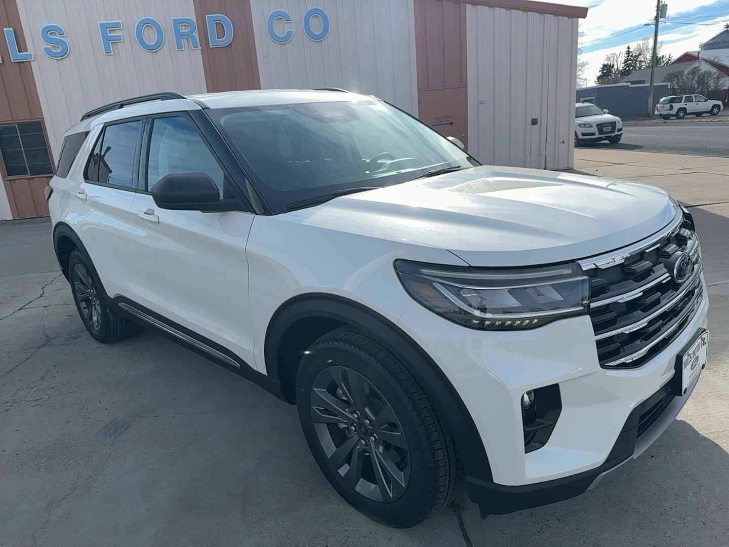 2025 Ford Explorer Active - Photo 3