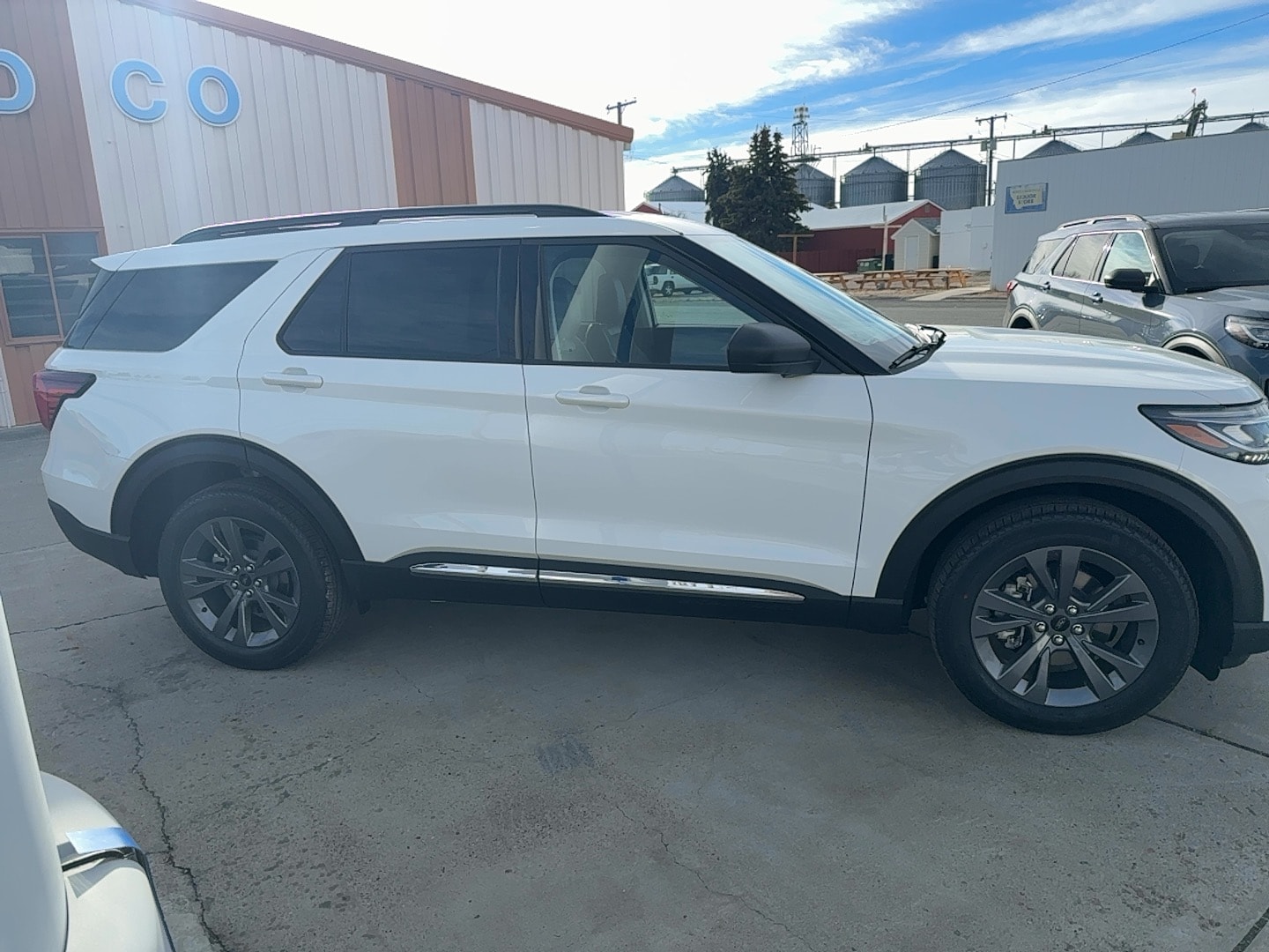 2025 Ford Explorer Active - Photo 6