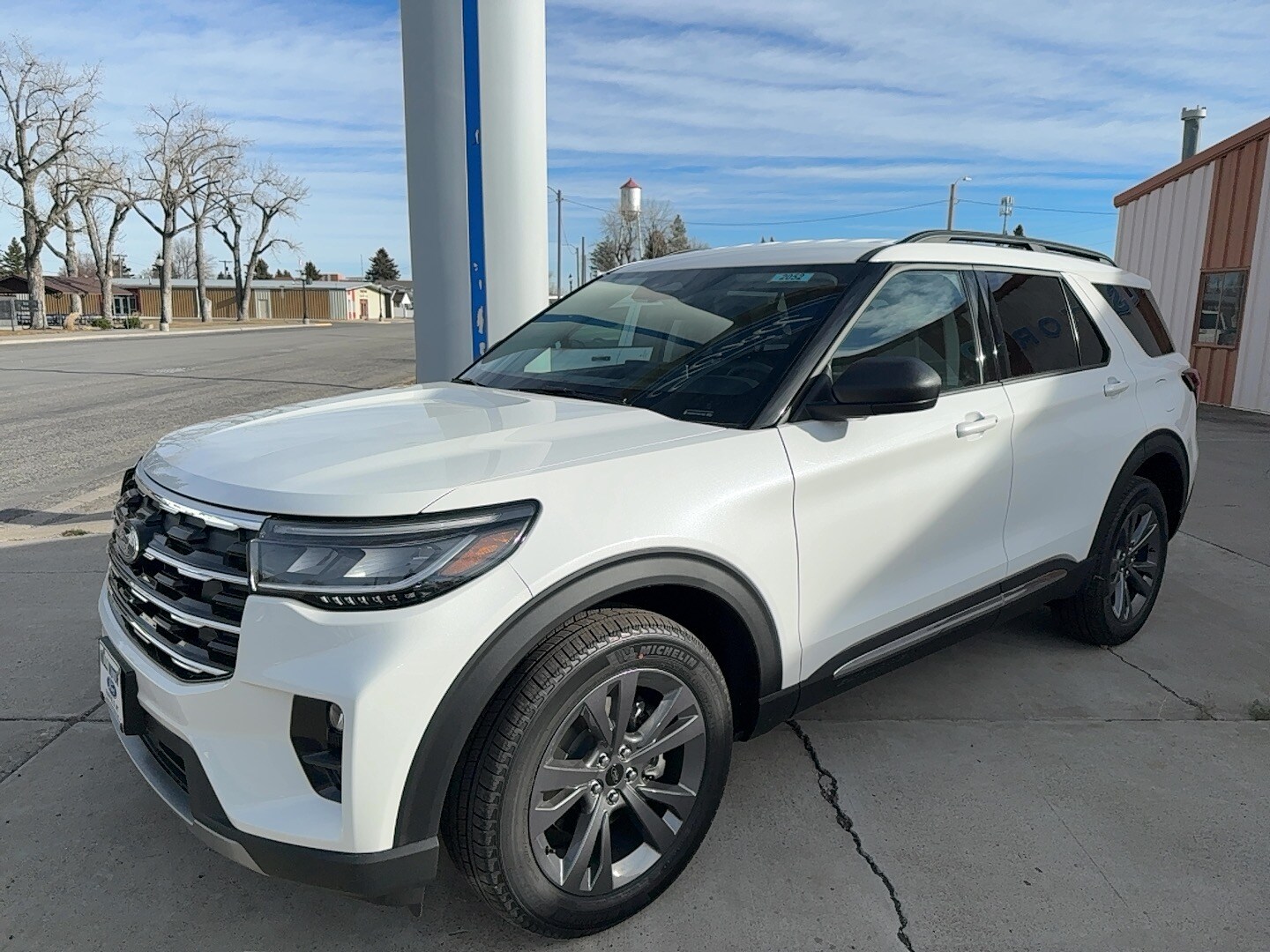 2025 Ford Explorer Active - Photo 2