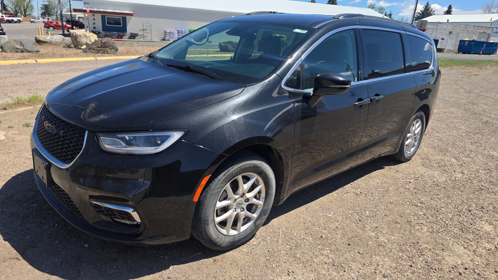 2022 Chrysler Pacifica Touring L's photo
