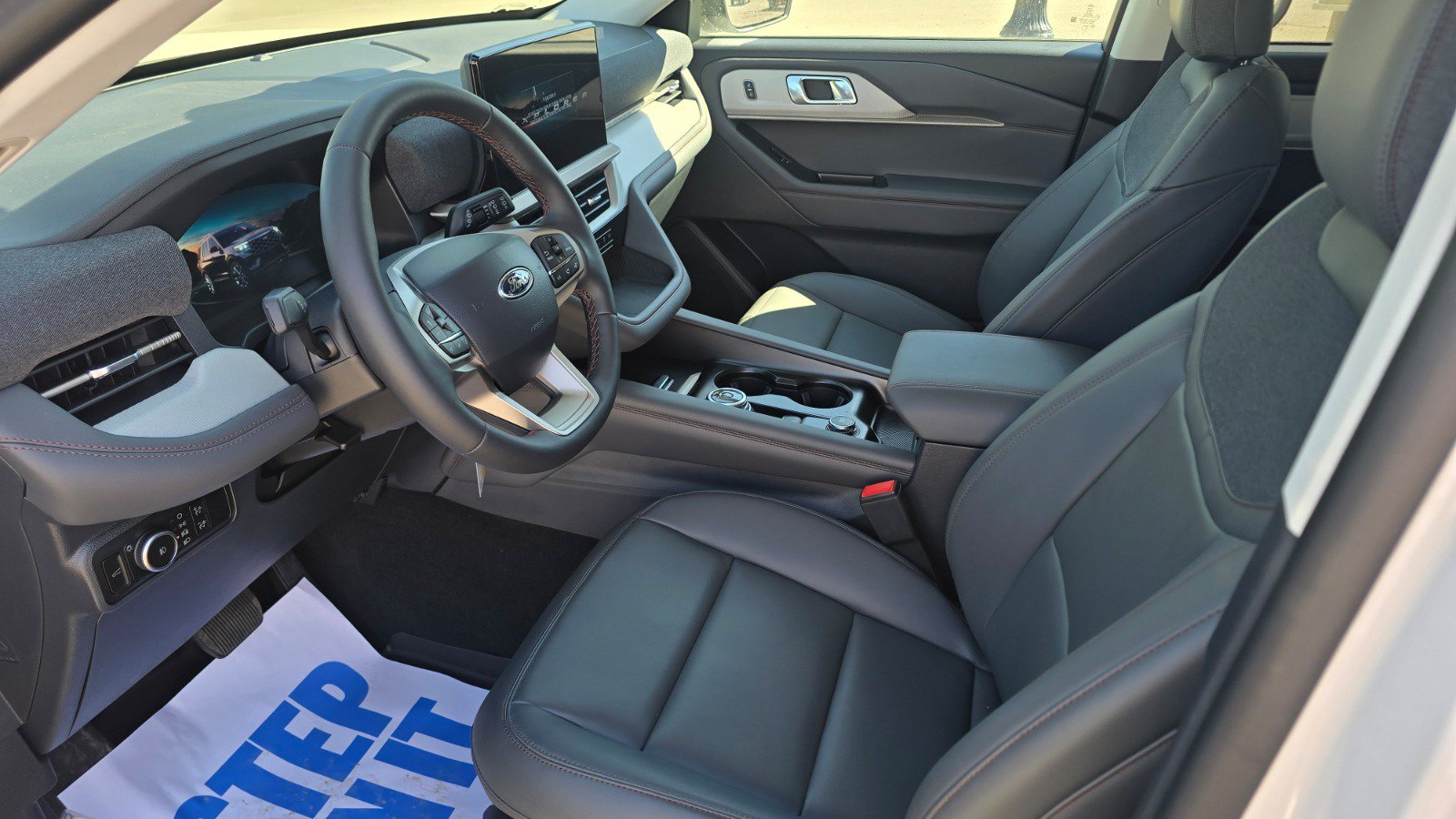 2025 Ford Explorer Active - Photo 6