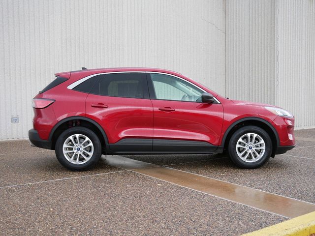 Used 2022 Ford Escape SE with VIN 1FMCU9G69NUA31744 for sale in Baxter, Minnesota