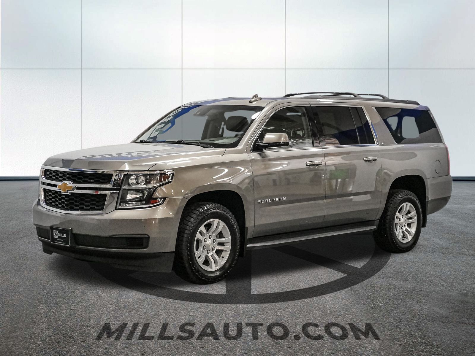 Used 2018 Chevrolet Suburban LT with VIN 1GNSKHKC4JR198790 for sale in Baxter, Minnesota
