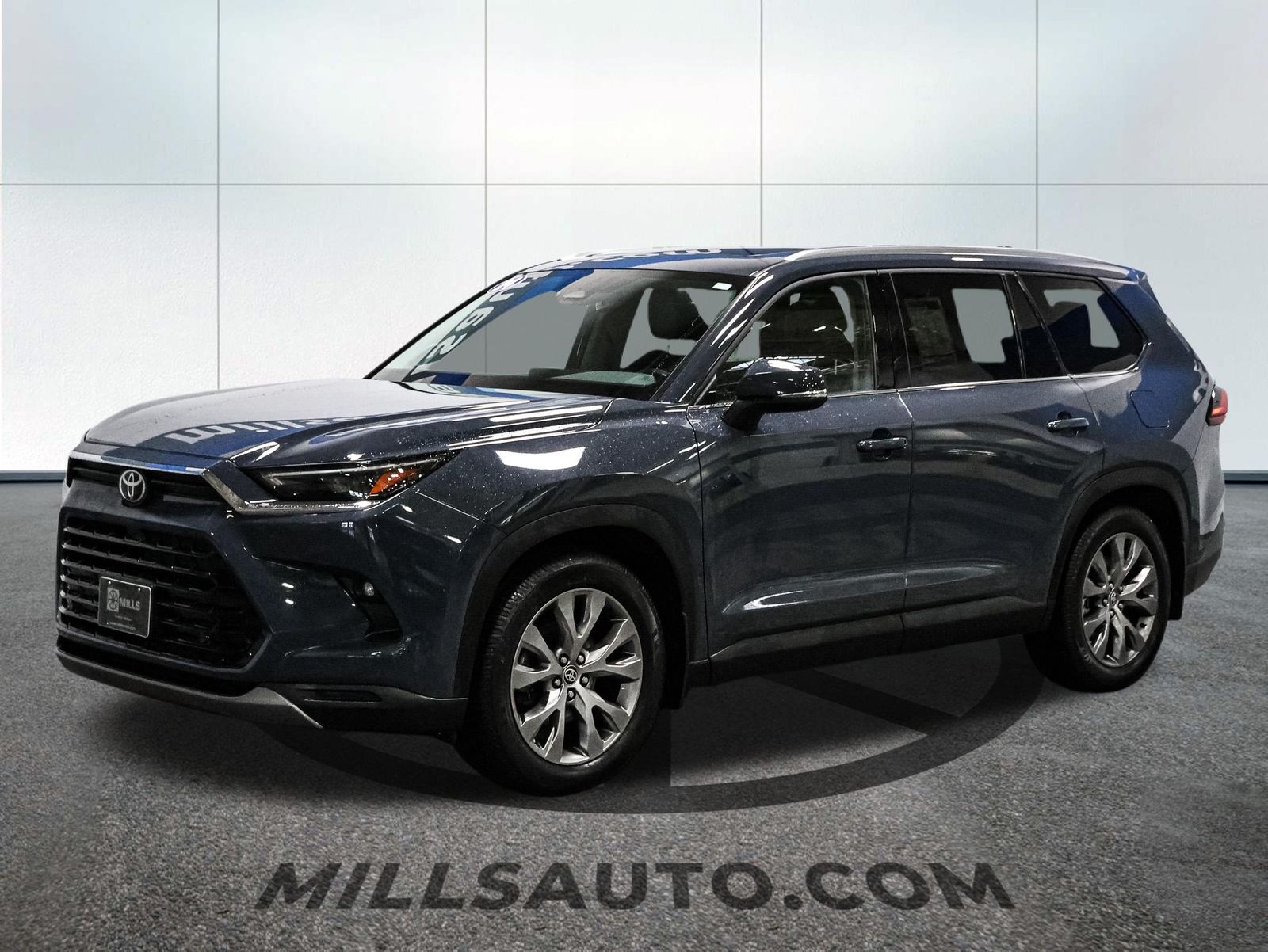 Used 2024 Toyota Grand Highlander Limited with VIN 5TDAAAB52RS012709 for sale in Baxter, Minnesota