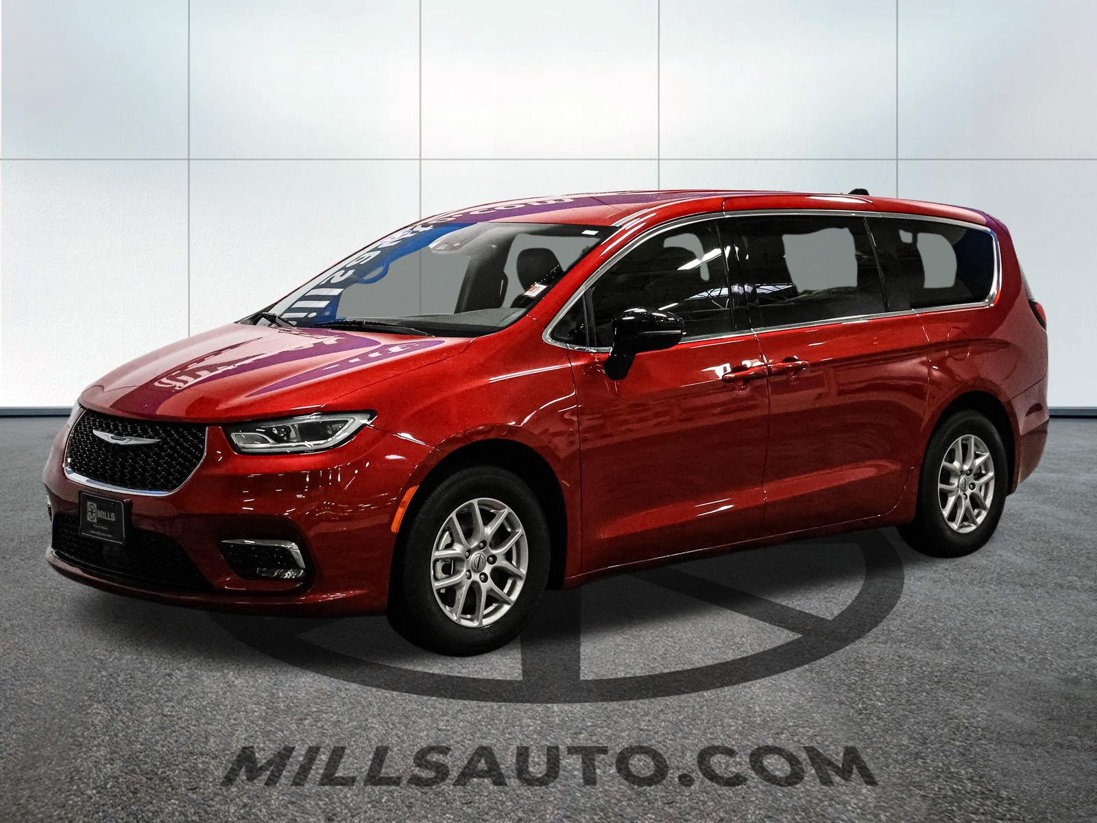 Used 2025 Chrysler Pacifica Select with VIN 2C4RC1BG2SR526590 for sale in Baxter, Minnesota
