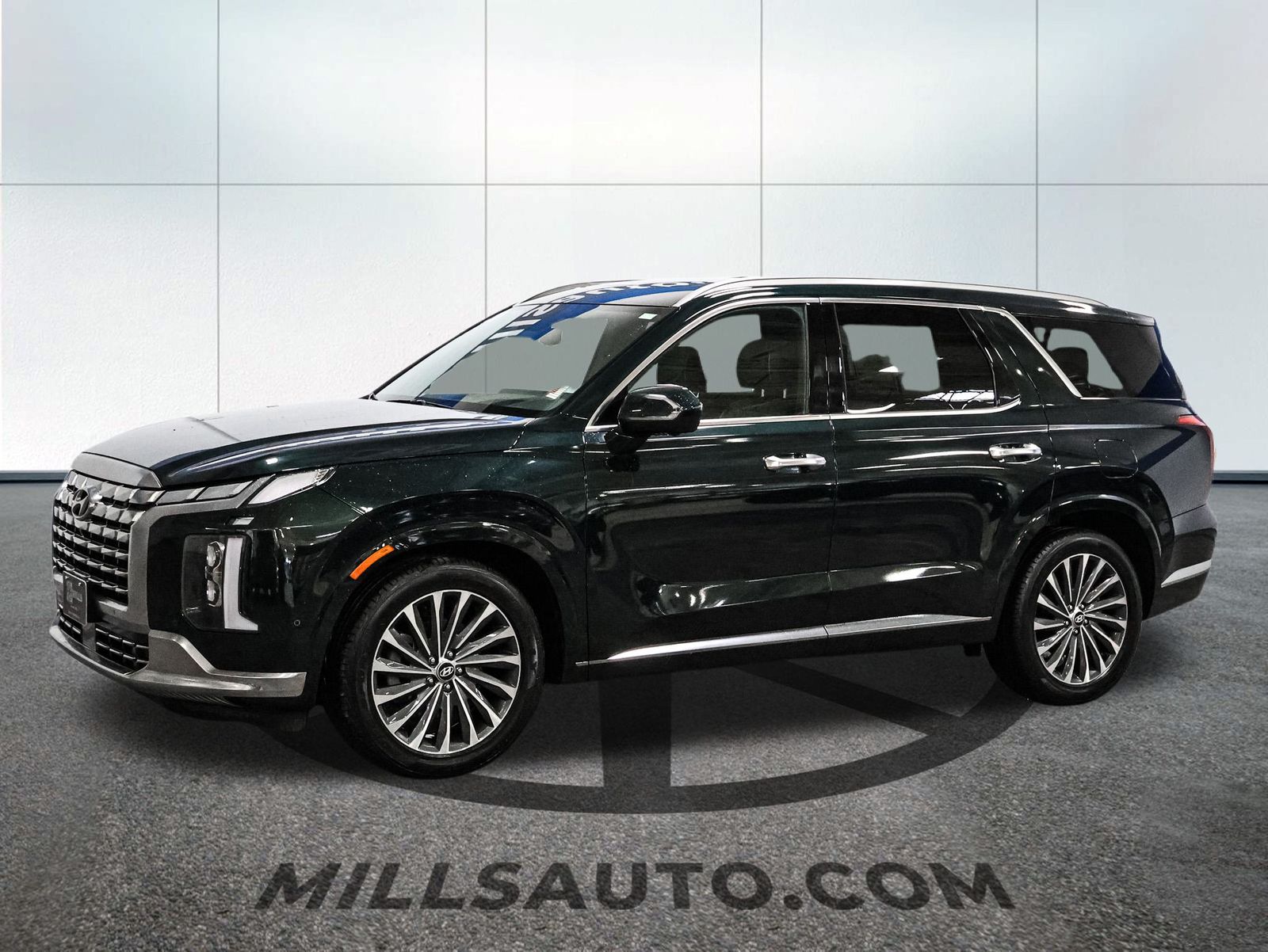 Certified 2024 Hyundai Palisade Calligraphy with VIN KM8R7DGE2RU683817 for sale in Baxter, Minnesota