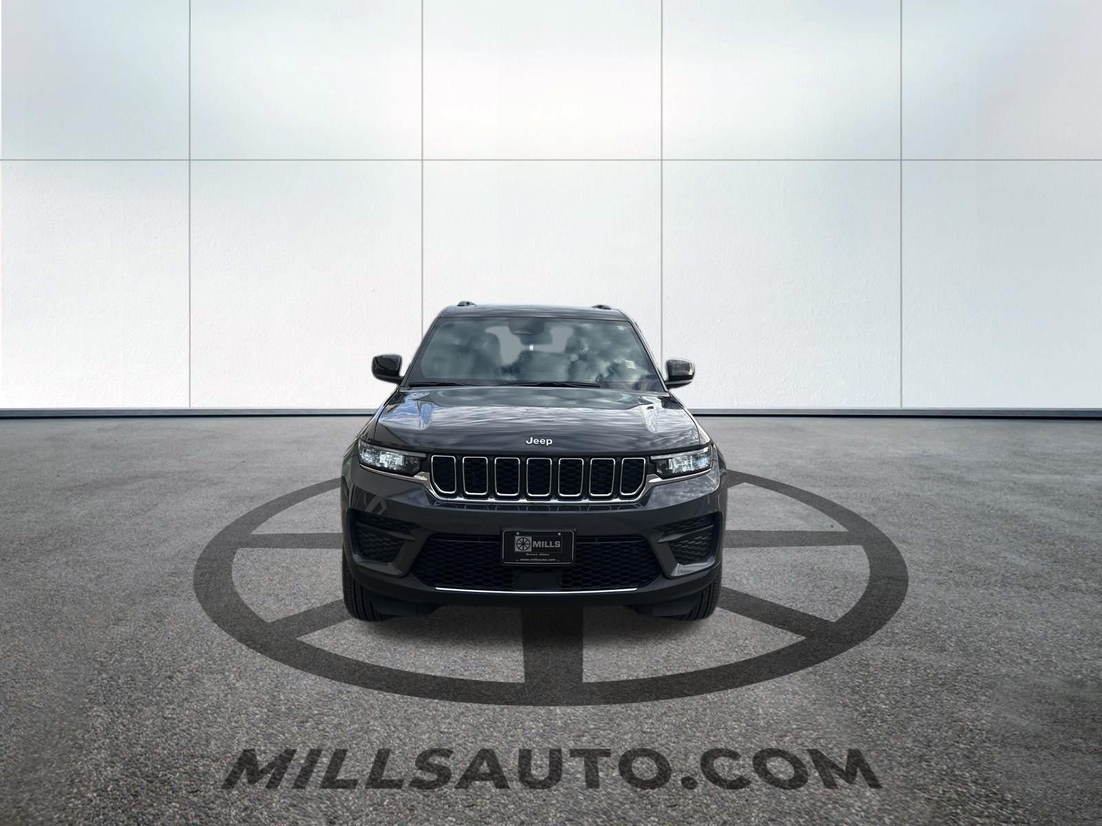 Used 2024 Jeep Grand Cherokee Laredo with VIN 1C4RJHAG3RC264095 for sale in Baxter, Minnesota