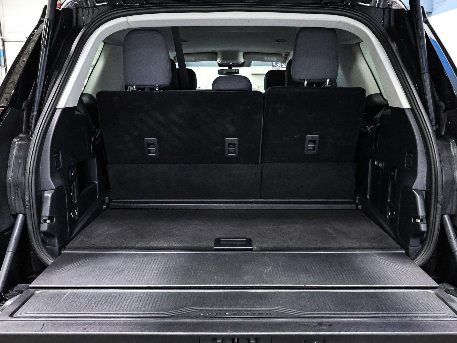 2025 Ford Expedition Active - Photo 17