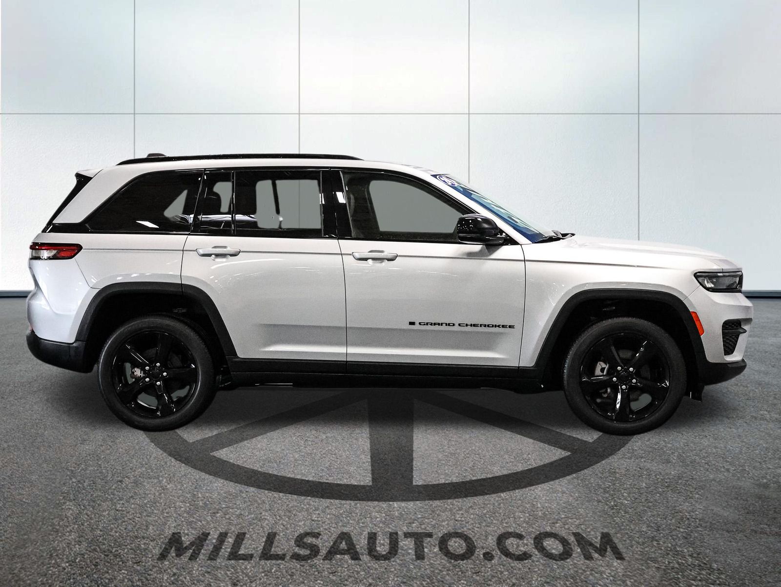 2024 Jeep Grand Cherokee Altitude - Photo 9