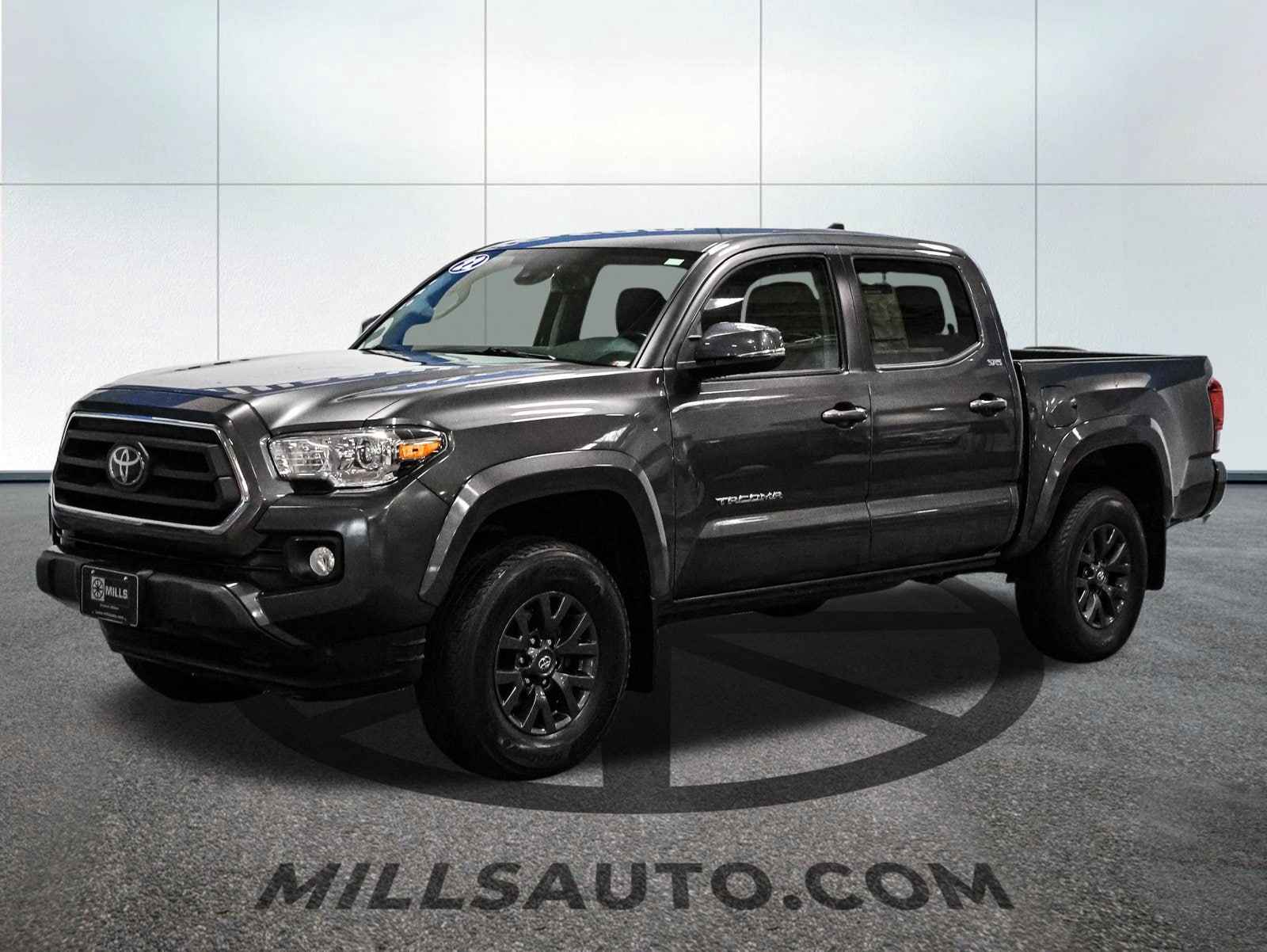 Used 2022 Toyota Tacoma SR5 with VIN 3TMCZ5AN6NM481676 for sale in Baxter, Minnesota