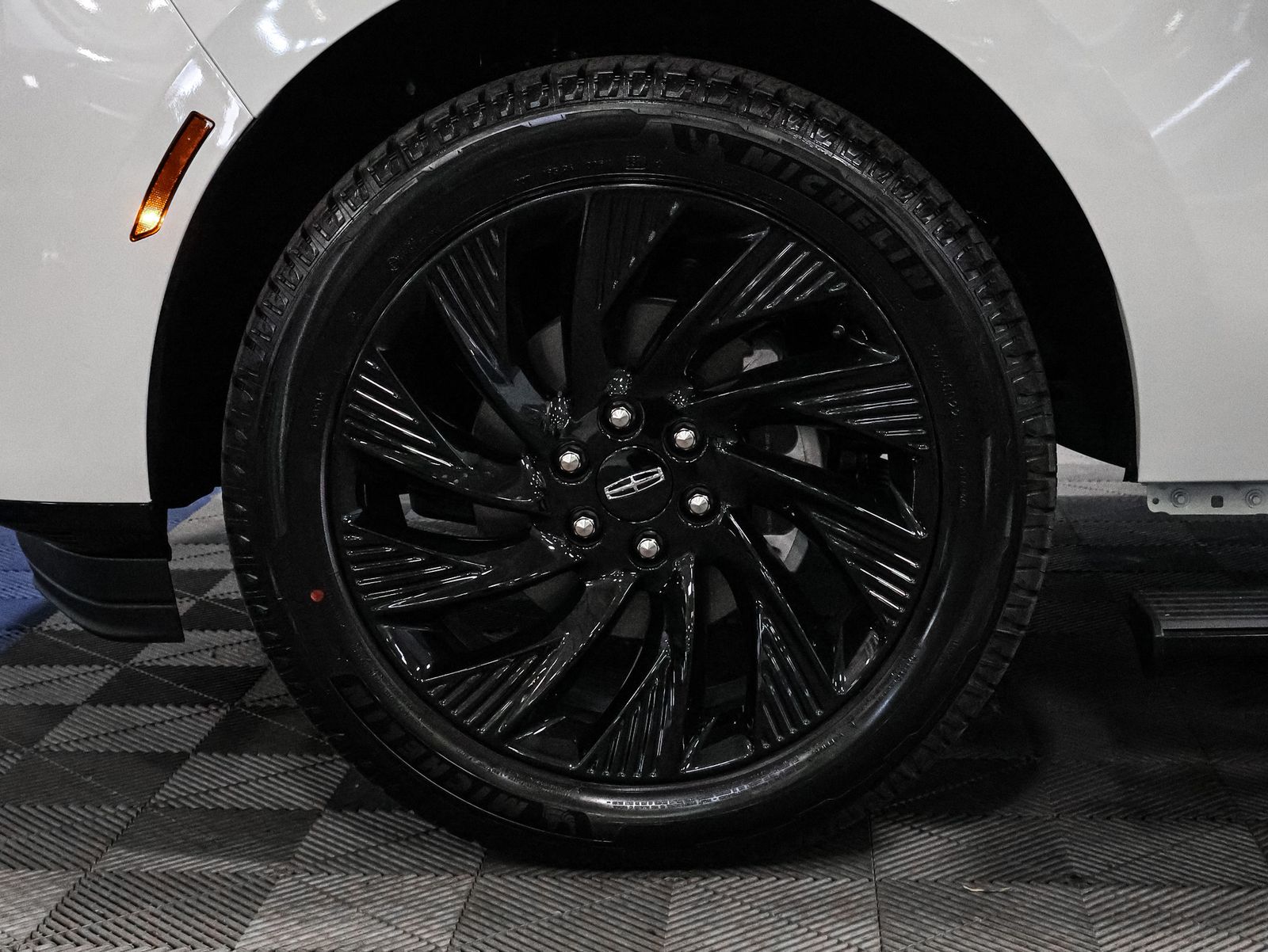 2027 Lincoln Navigator Reserve L - Photo 20