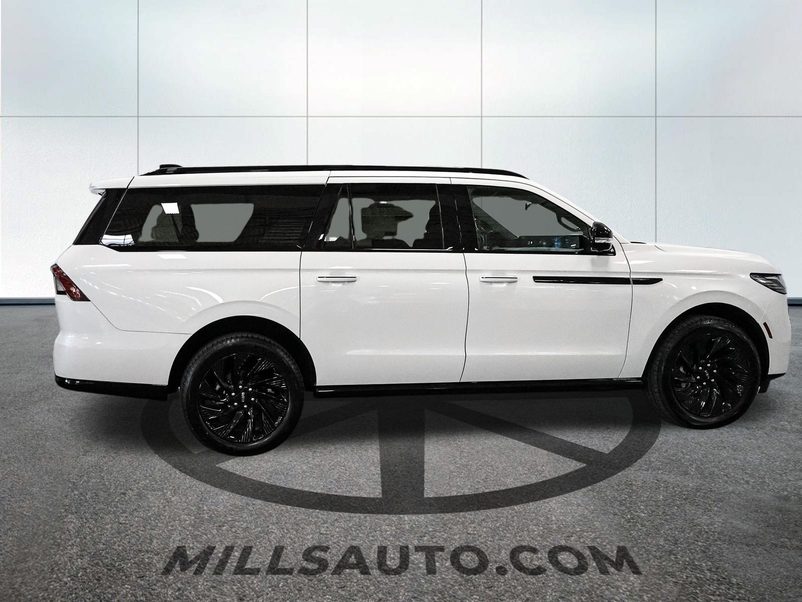 2027 Lincoln Navigator Reserve L - Photo 9