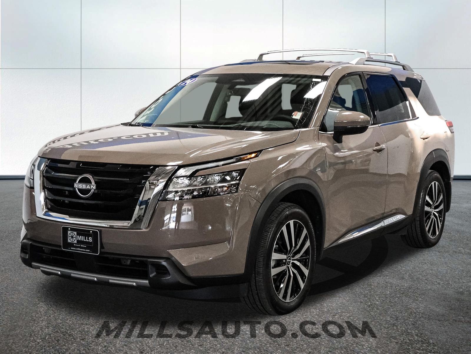 Certified 2024 Nissan Pathfinder Platinum with VIN 5N1DR3DJ7RC238009 for sale in Baxter, Minnesota