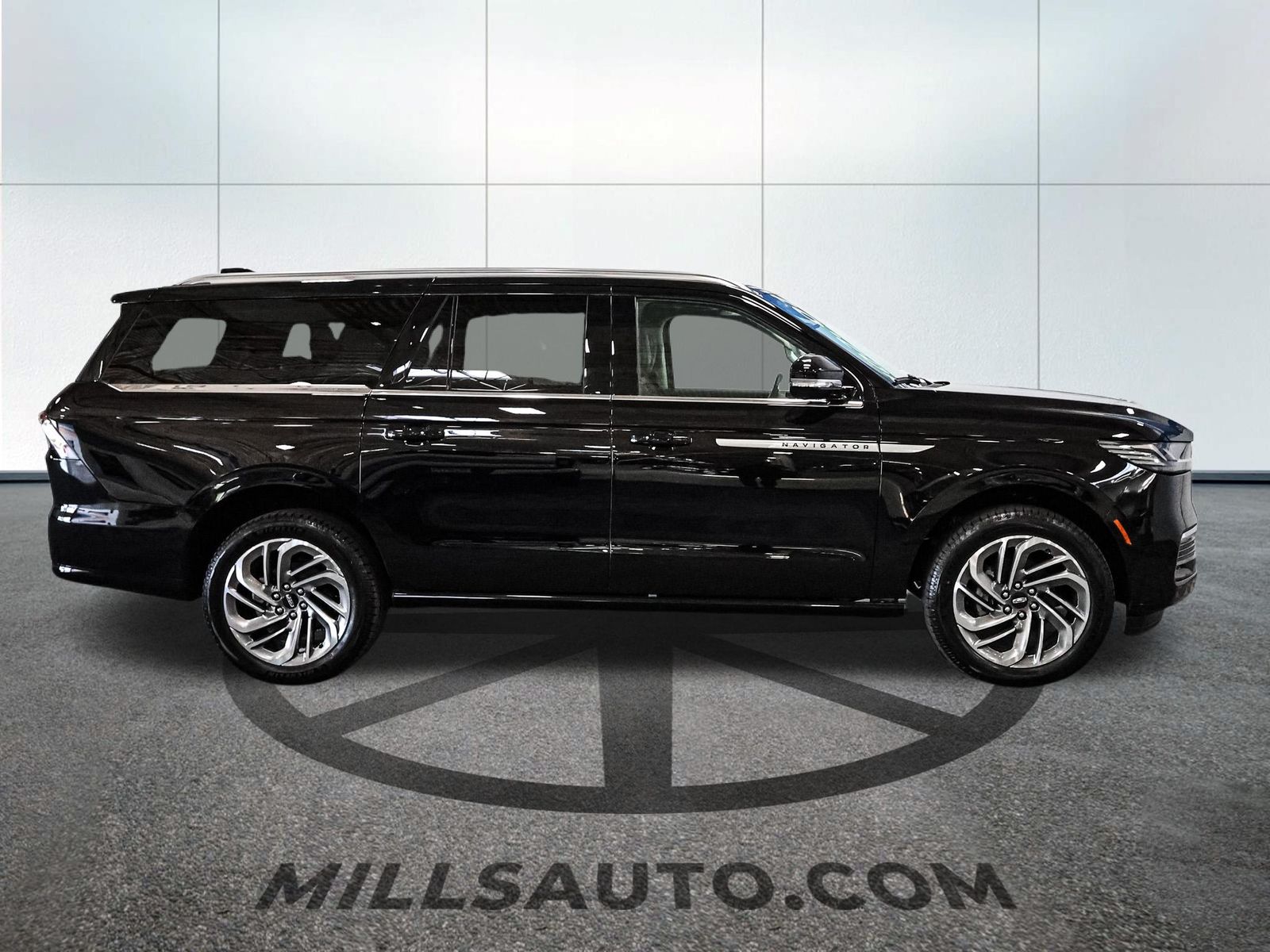 2027 Lincoln Navigator Reserve L - Photo 8