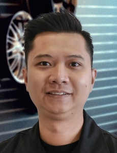 Staff member Daniel Truong from ID_99ee14d82135
