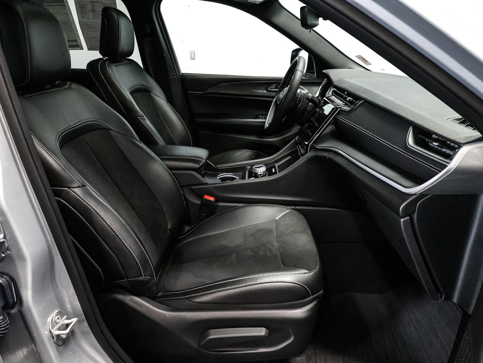 2024 Jeep Grand Cherokee Altitude - Photo 22