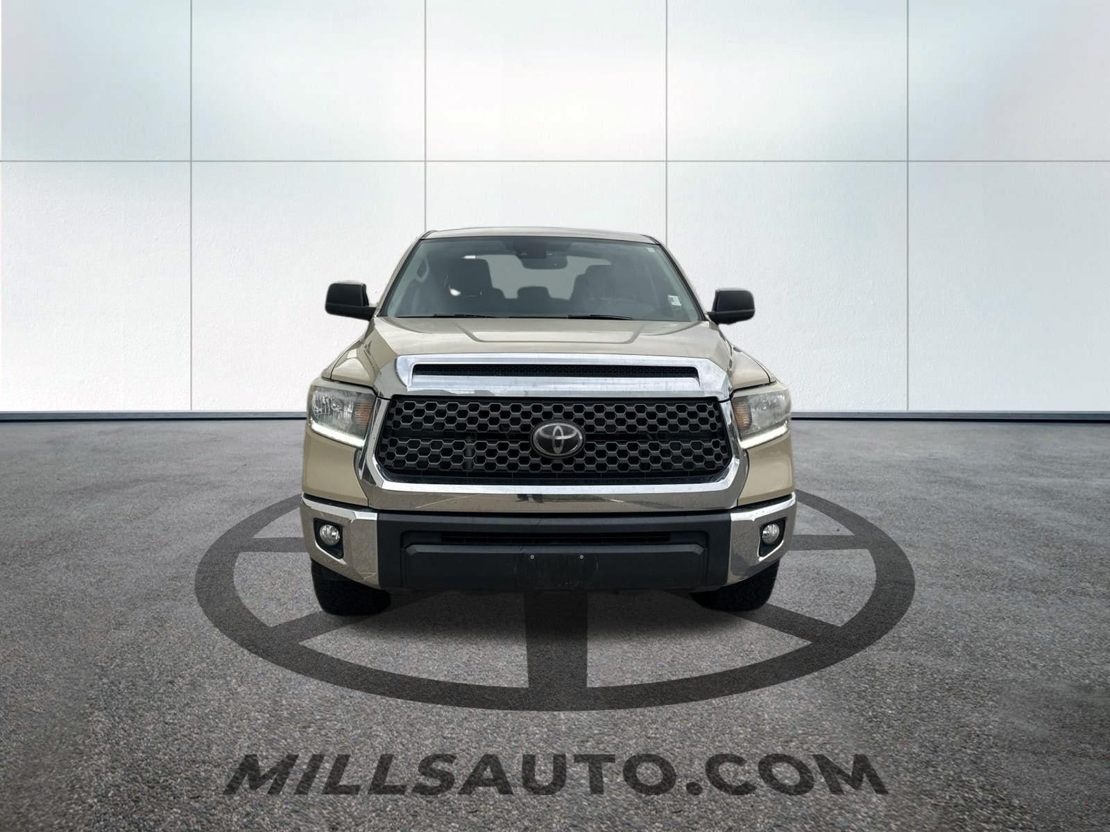 Used 2020 Toyota Tundra SR5 with VIN 5TFEY5F15LX262538 for sale in Baxter, Minnesota