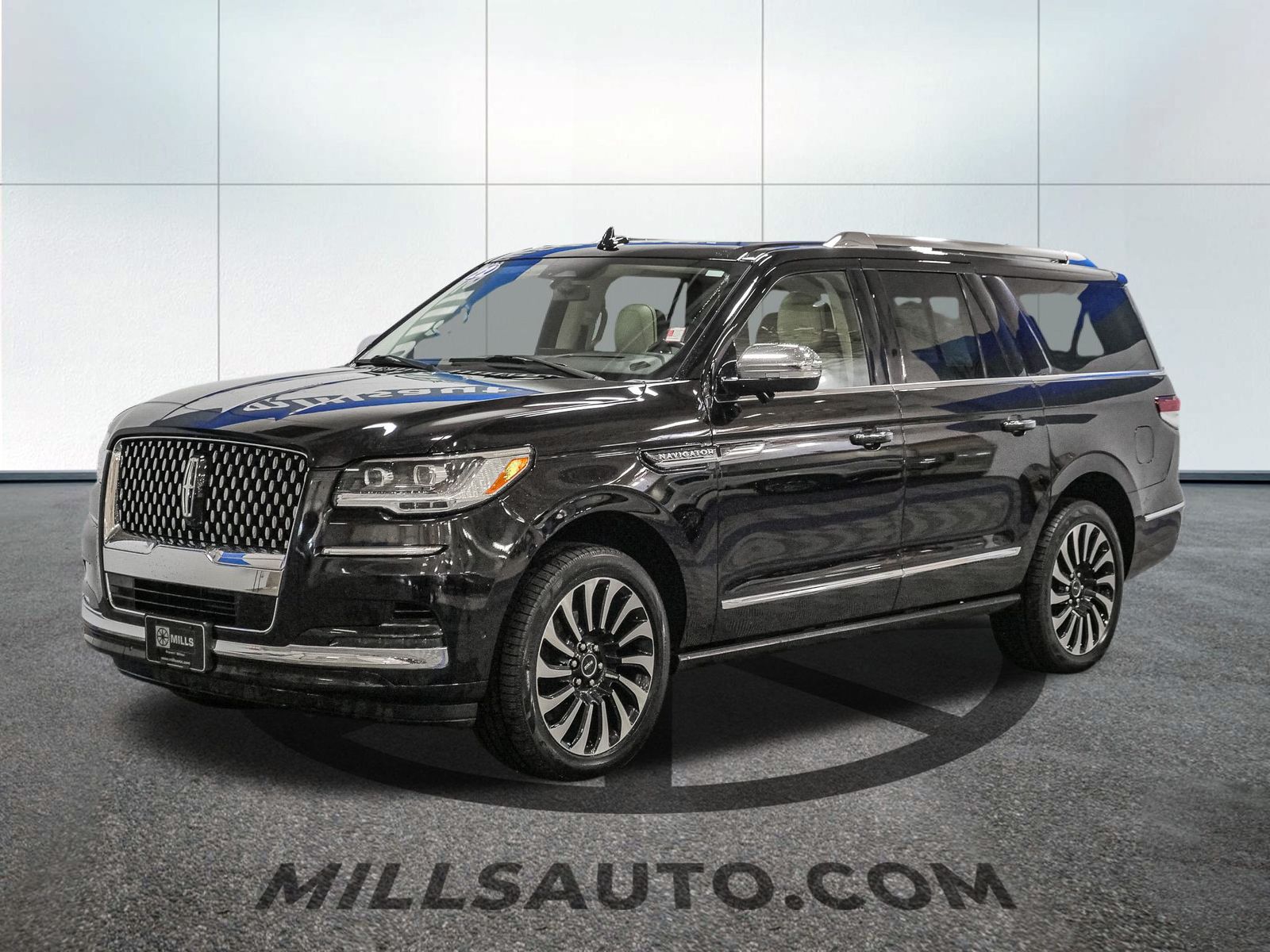 Used 2022 Lincoln Navigator Black Label L with VIN 5LMJJ3TT0NEL04568 for sale in Baxter, Minnesota