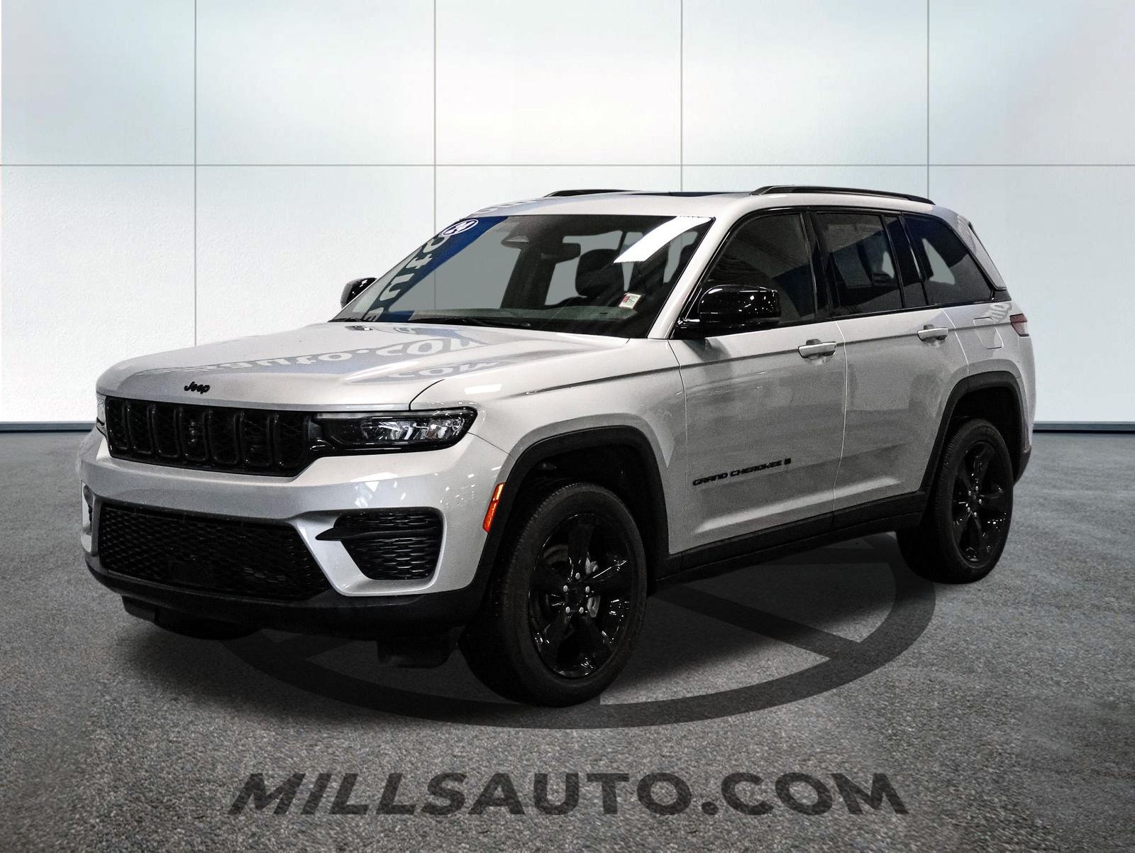 Certified 2024 Jeep Grand Cherokee Altitude with VIN 1C4RJHAG7R8951289 for sale in Baxter, Minnesota