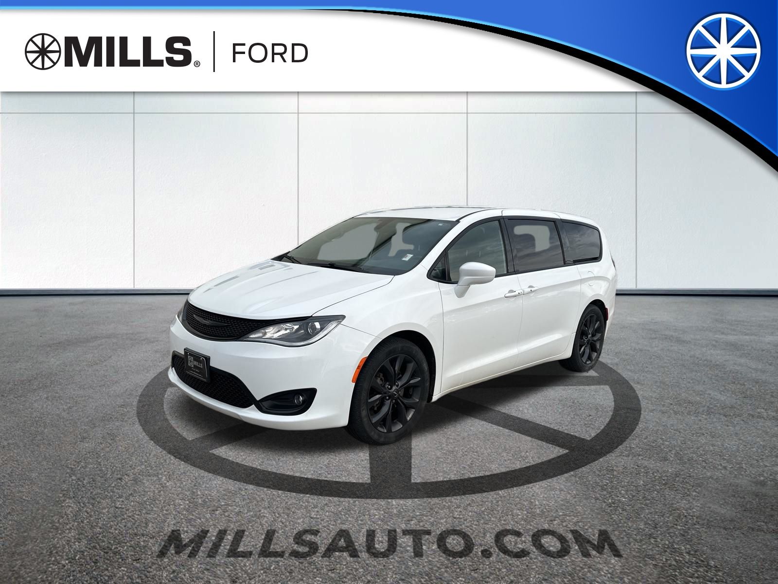 2020 Chrysler Pacifica Touring