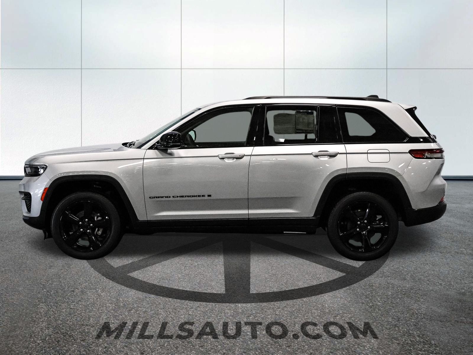 2024 Jeep Grand Cherokee Altitude - Photo 3