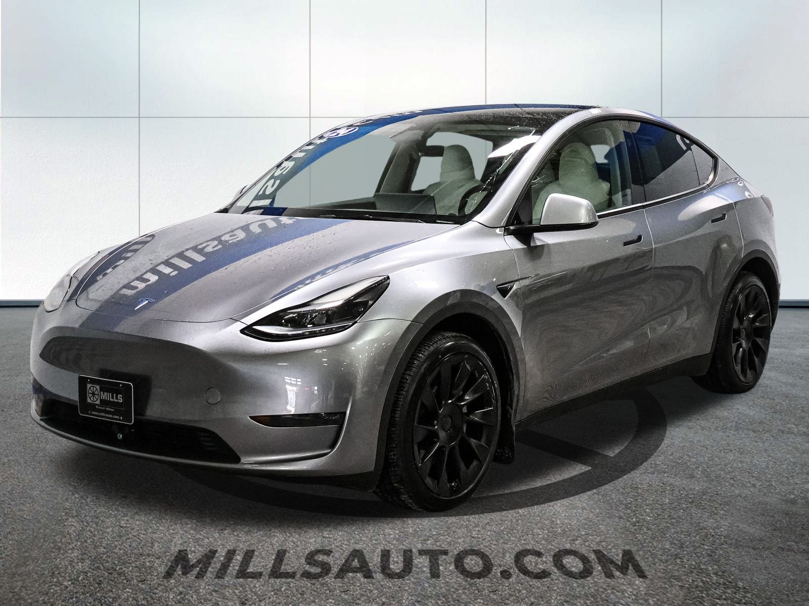 Used 2024 Tesla Model Y Long Range with VIN 7SAYGDEE8RA321907 for sale in Baxter, Minnesota