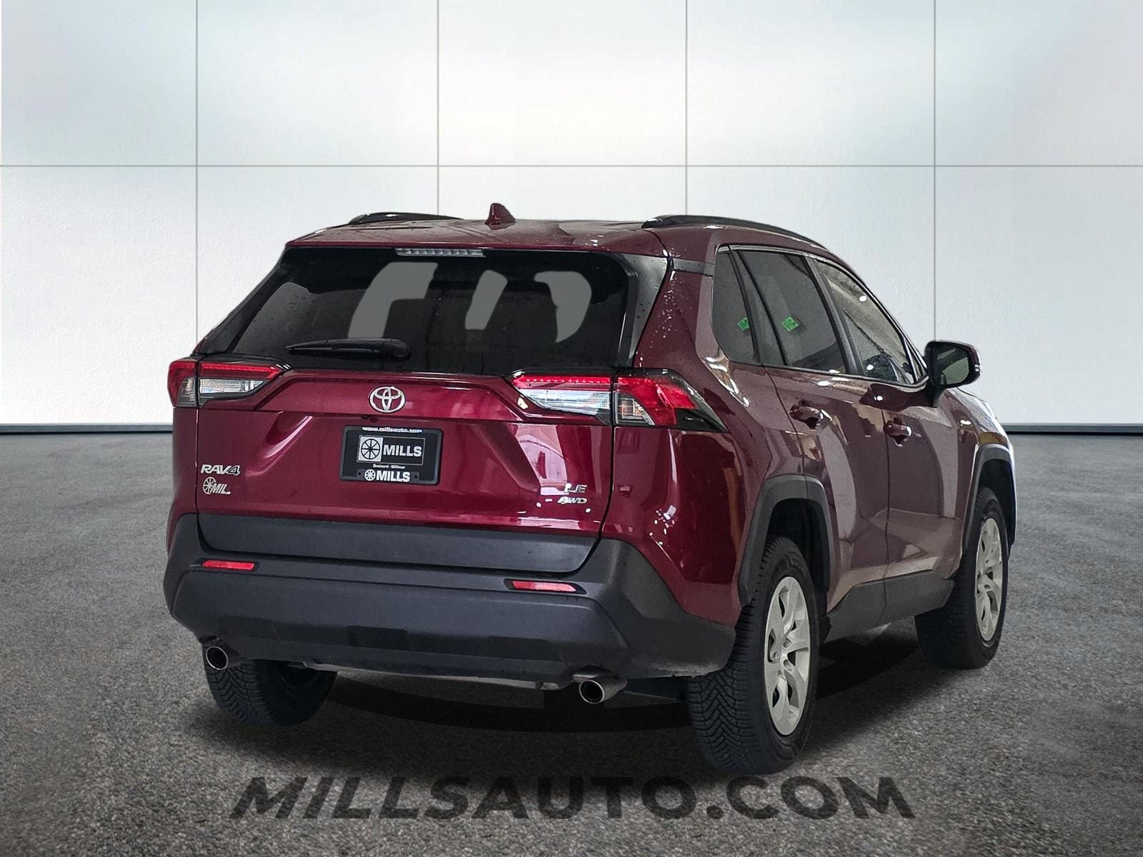 2019 Toyota RAV4 LE - Photo 7