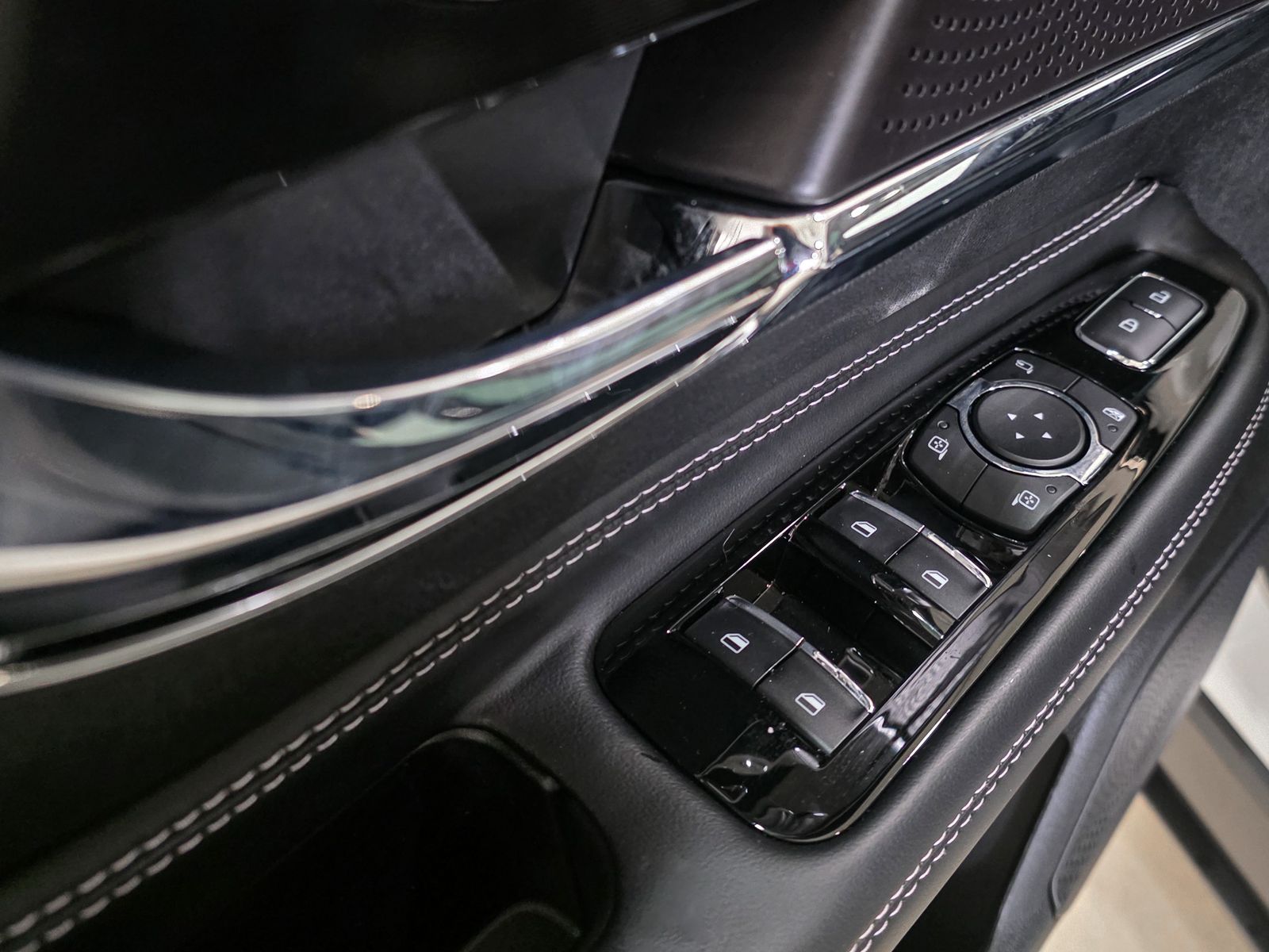 2026 Lincoln Corsair Premiere - Photo 20